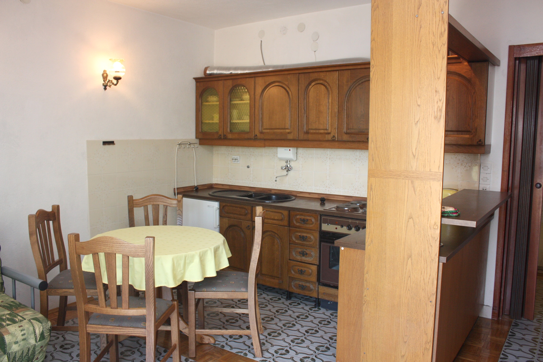 One bedroom apartment near beach Nečujam, Šolta  A-d