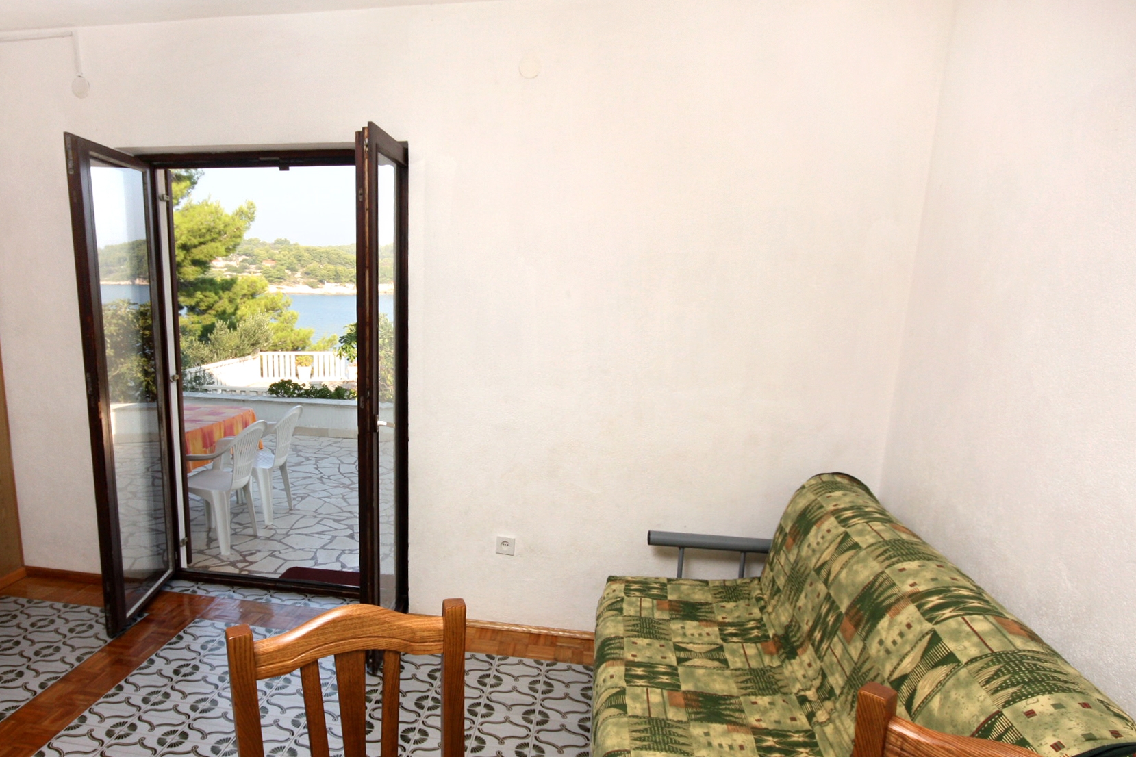 One bedroom apartment near beach Nečujam, Šolta  A-d