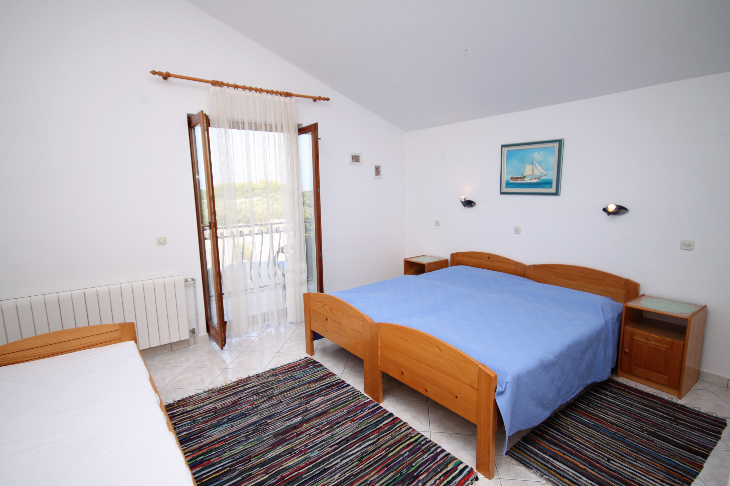 Room with balcony Gornje selo, Šolta (S-5170-e) Room with balcony Gornje selo, Šolta (S-5170-e)