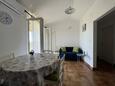 Maslinica, Dining room in the apartment, air condition available, (pet friendly) and WiFi.