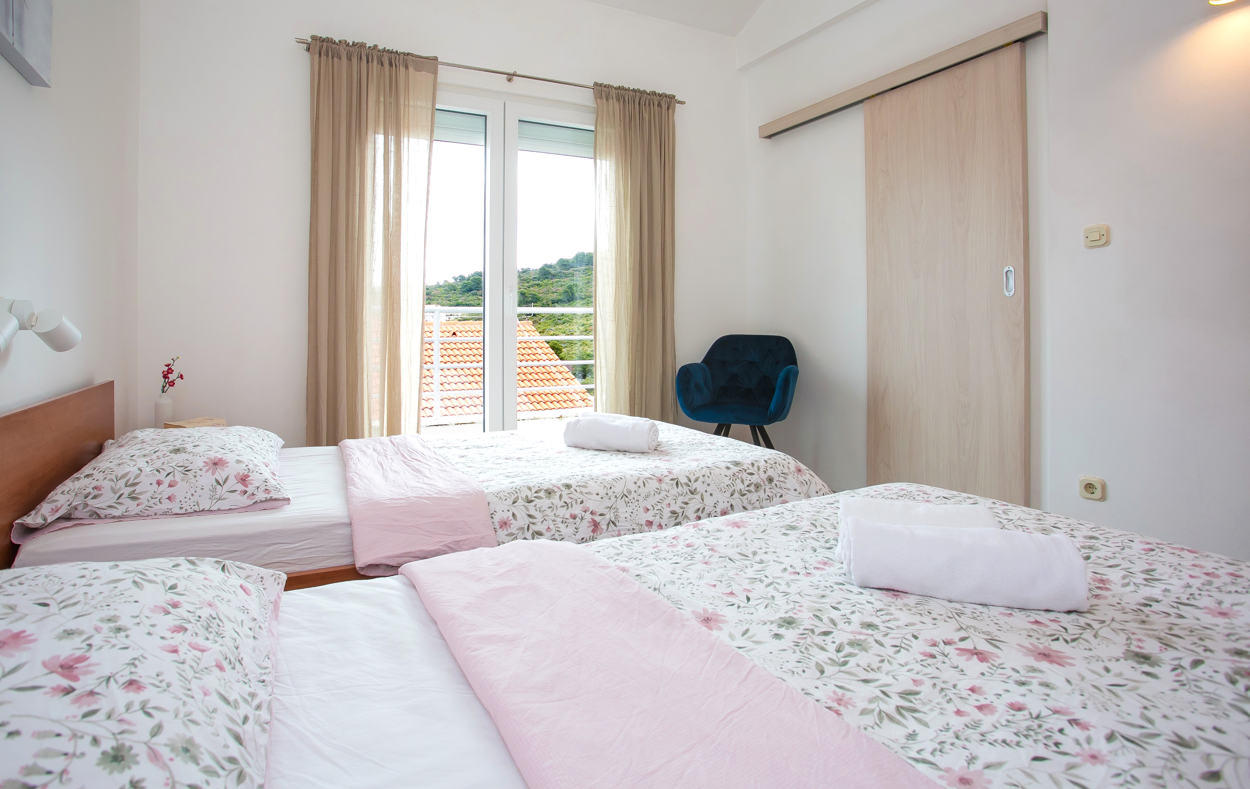 Two bedroom apartment with terrace and sea view Nečujam, Šolta  A-a