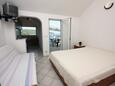 Спальня Nečujam, Спальня в размещении типа studio-apartment, WiFi.