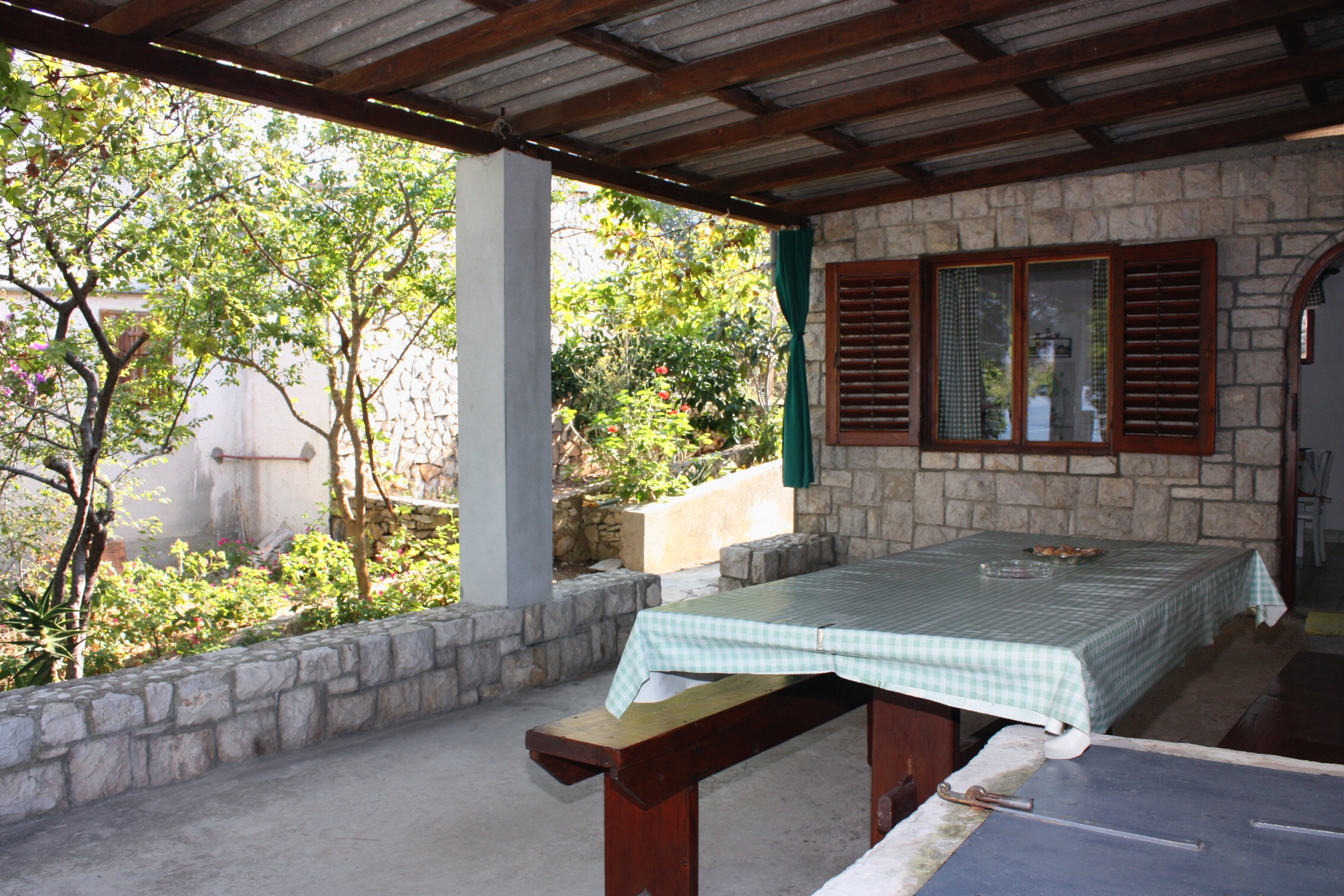 Three bedroom apartment near beach Nečujam, Šolta  A-a