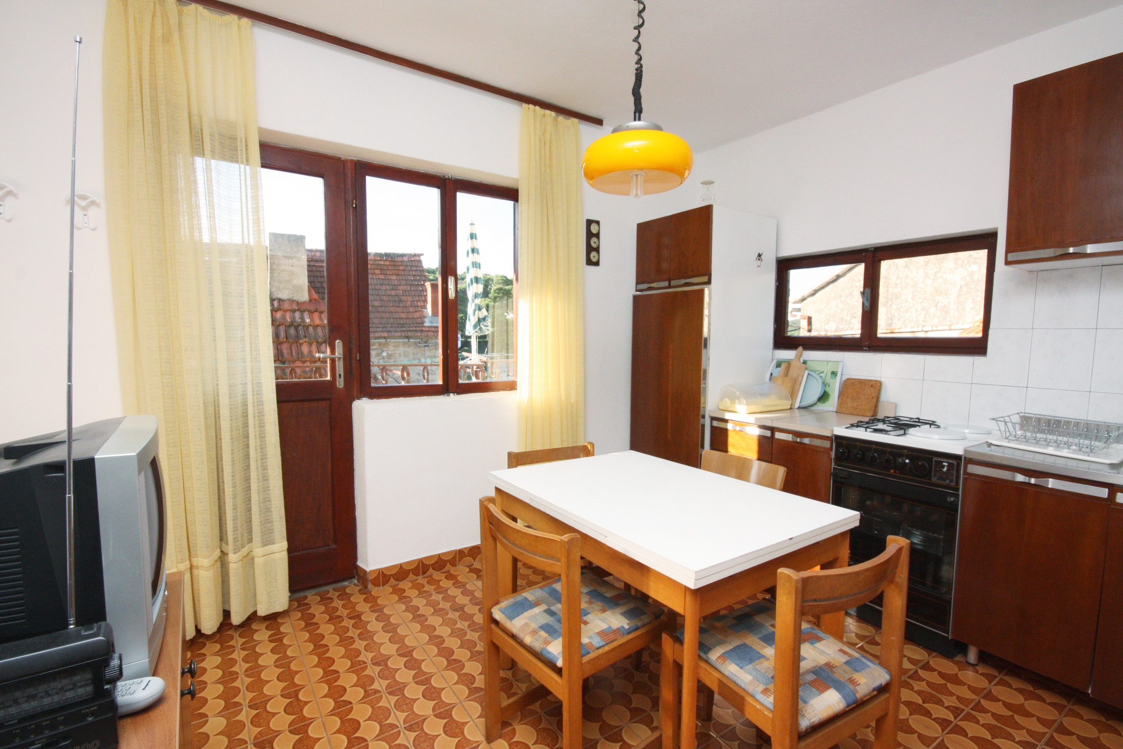 Two bedroom apartment with balcony and sea view Maslinica (Šolta) (A-5188-a)