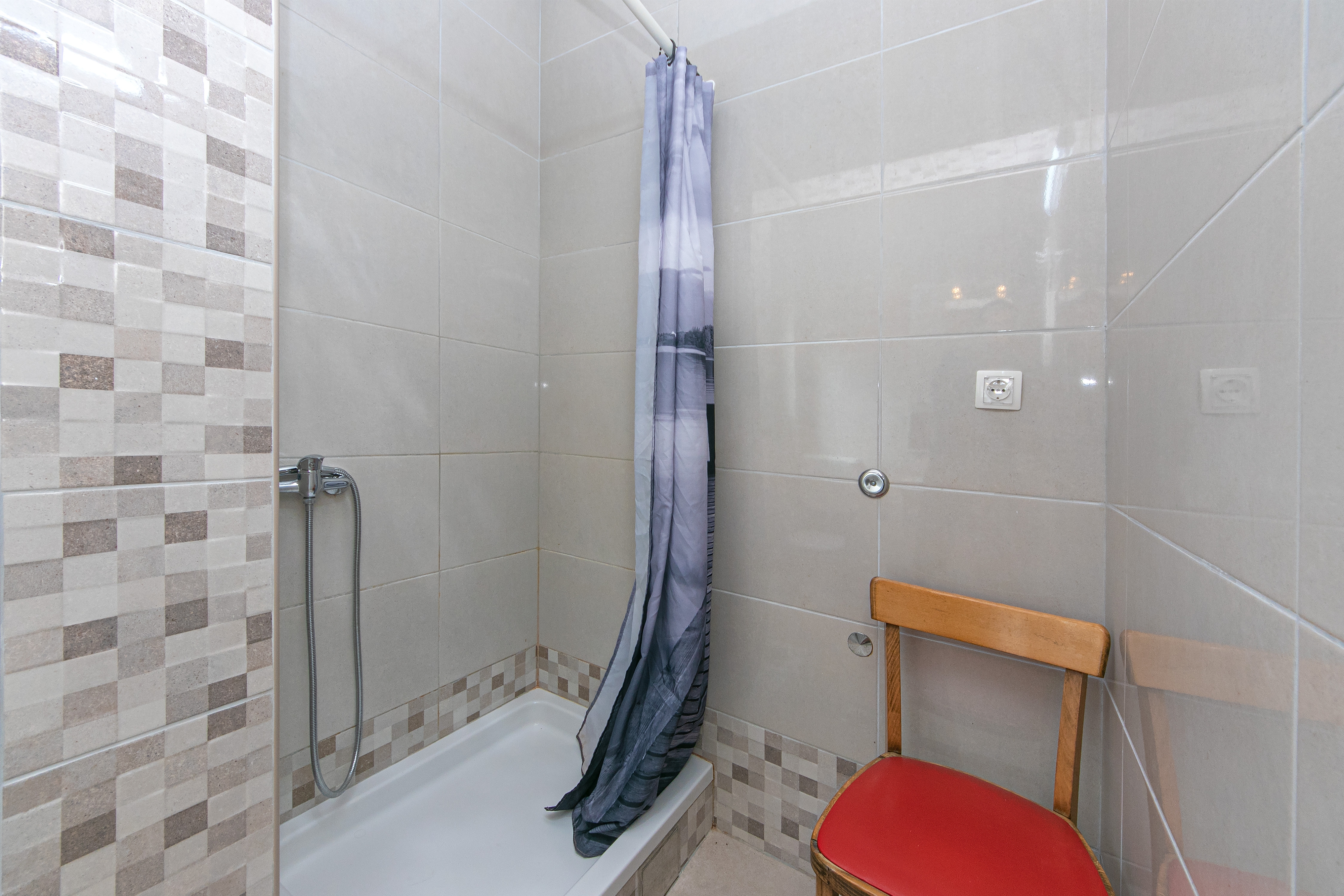 Four-bedroom apartment with terrace Gradac, Makarska  A-a