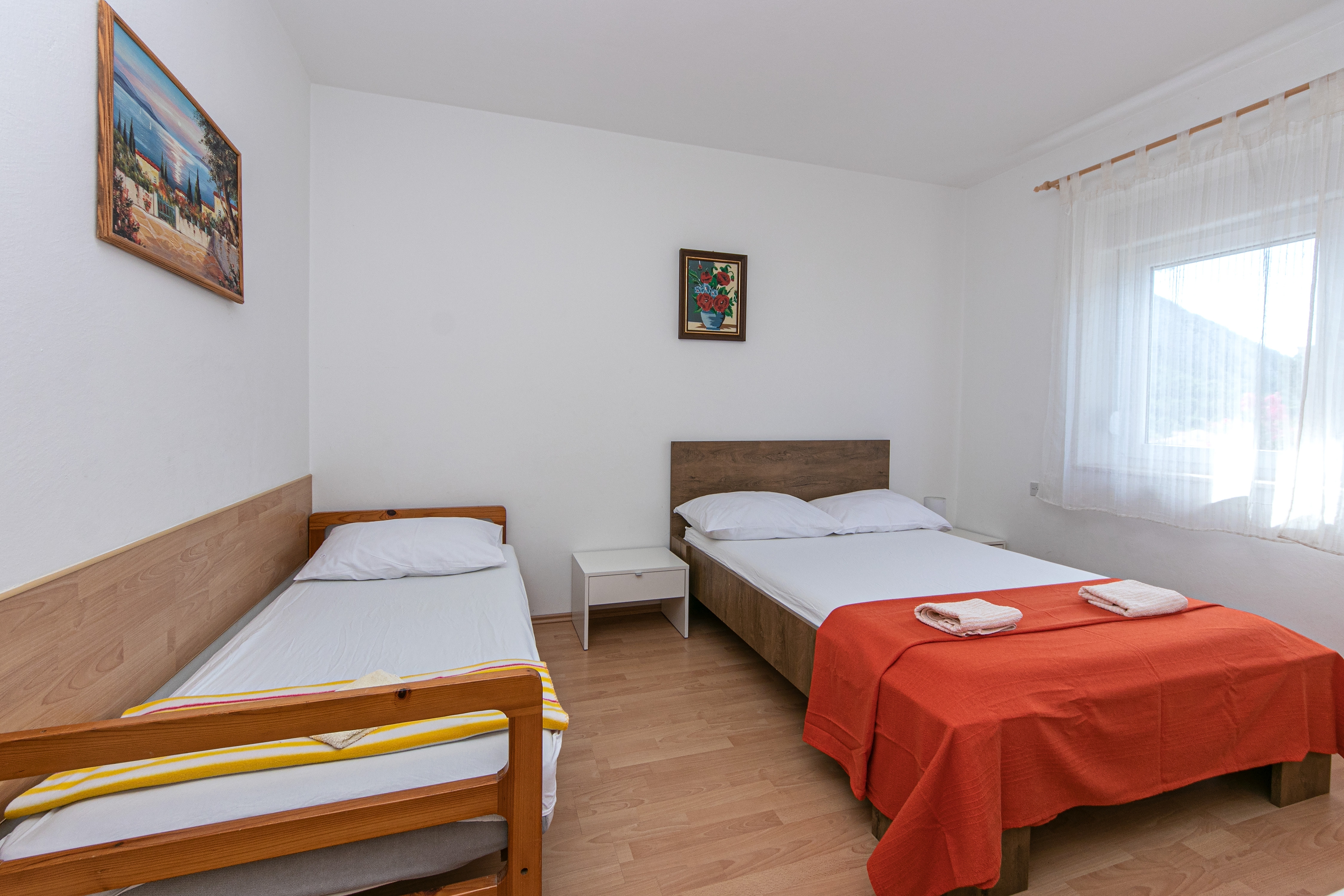 Four-bedroom apartment with terrace Gradac, Makarska  A-a