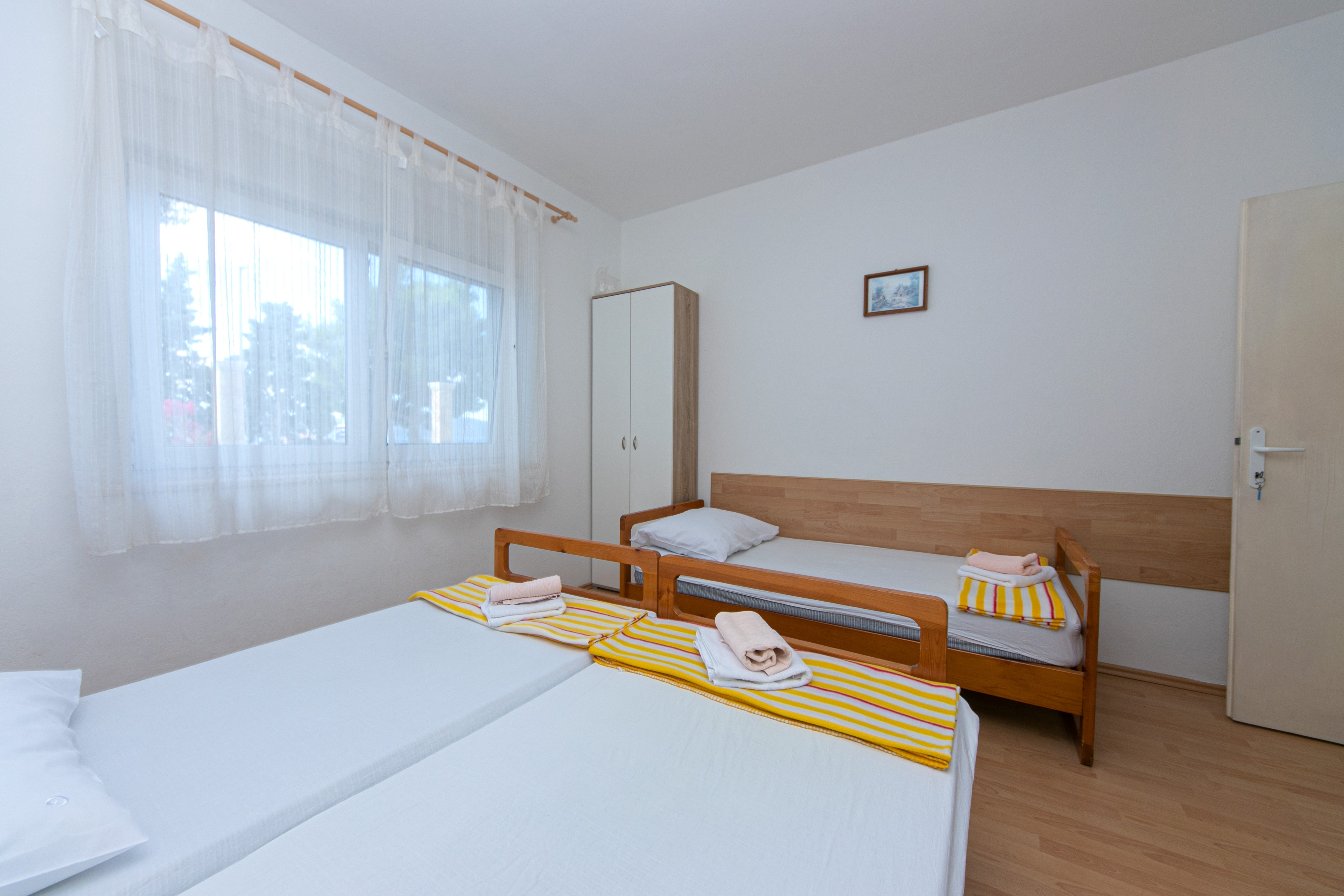 Four-bedroom apartment with terrace Gradac, Makarska  A-a