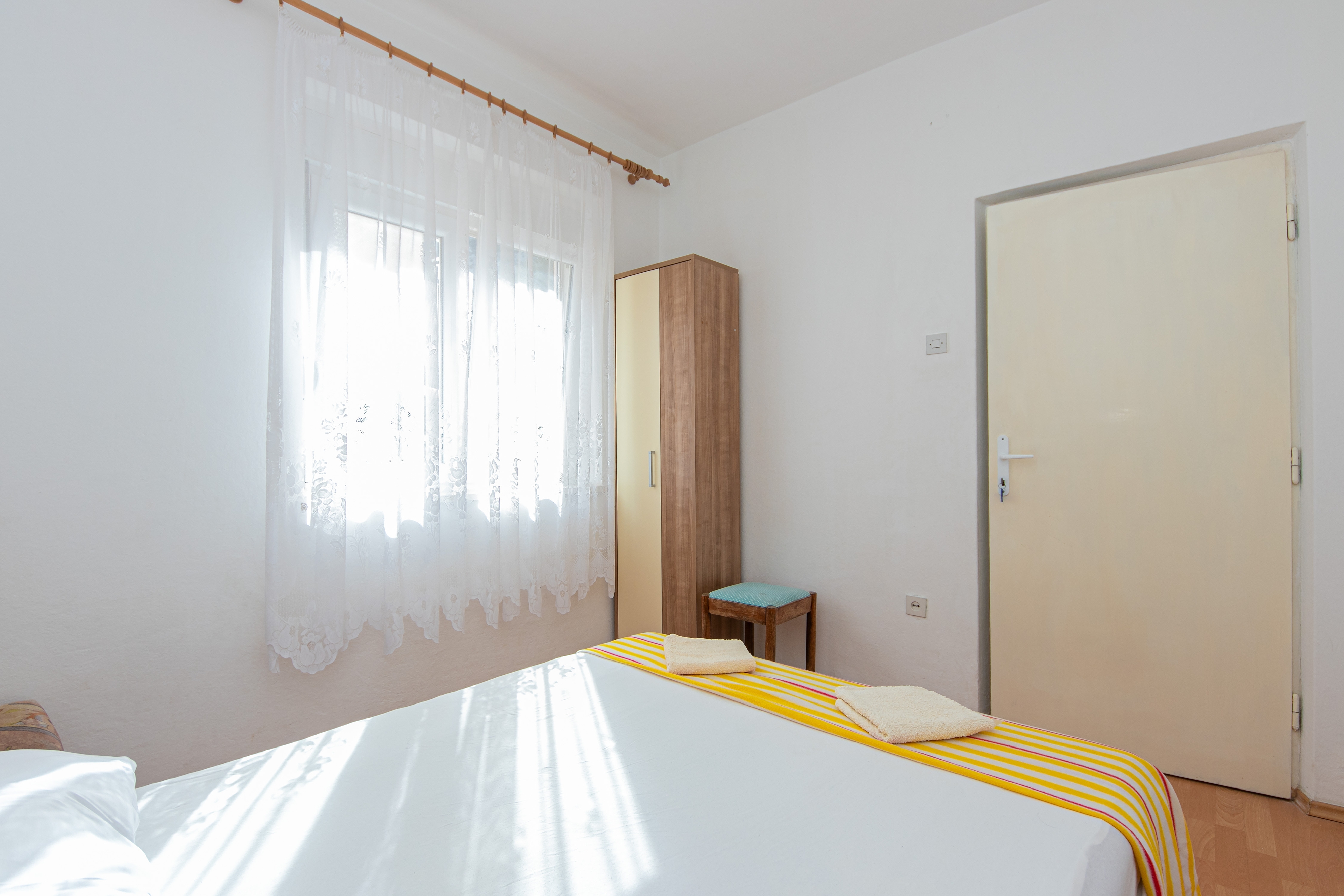 Four-bedroom apartment with terrace Gradac, Makarska  A-a