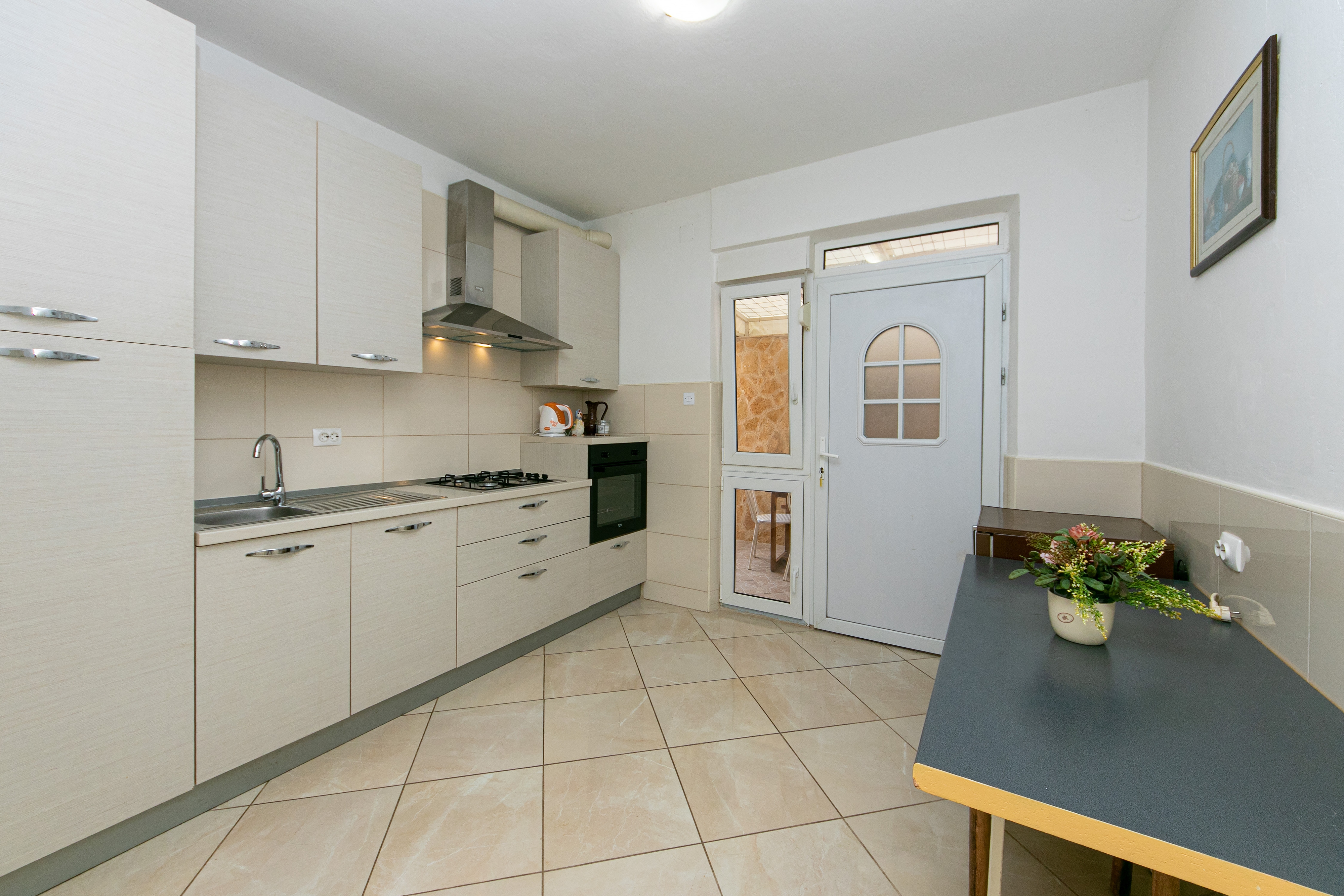 Four-bedroom apartment with terrace Gradac, Makarska  A-a