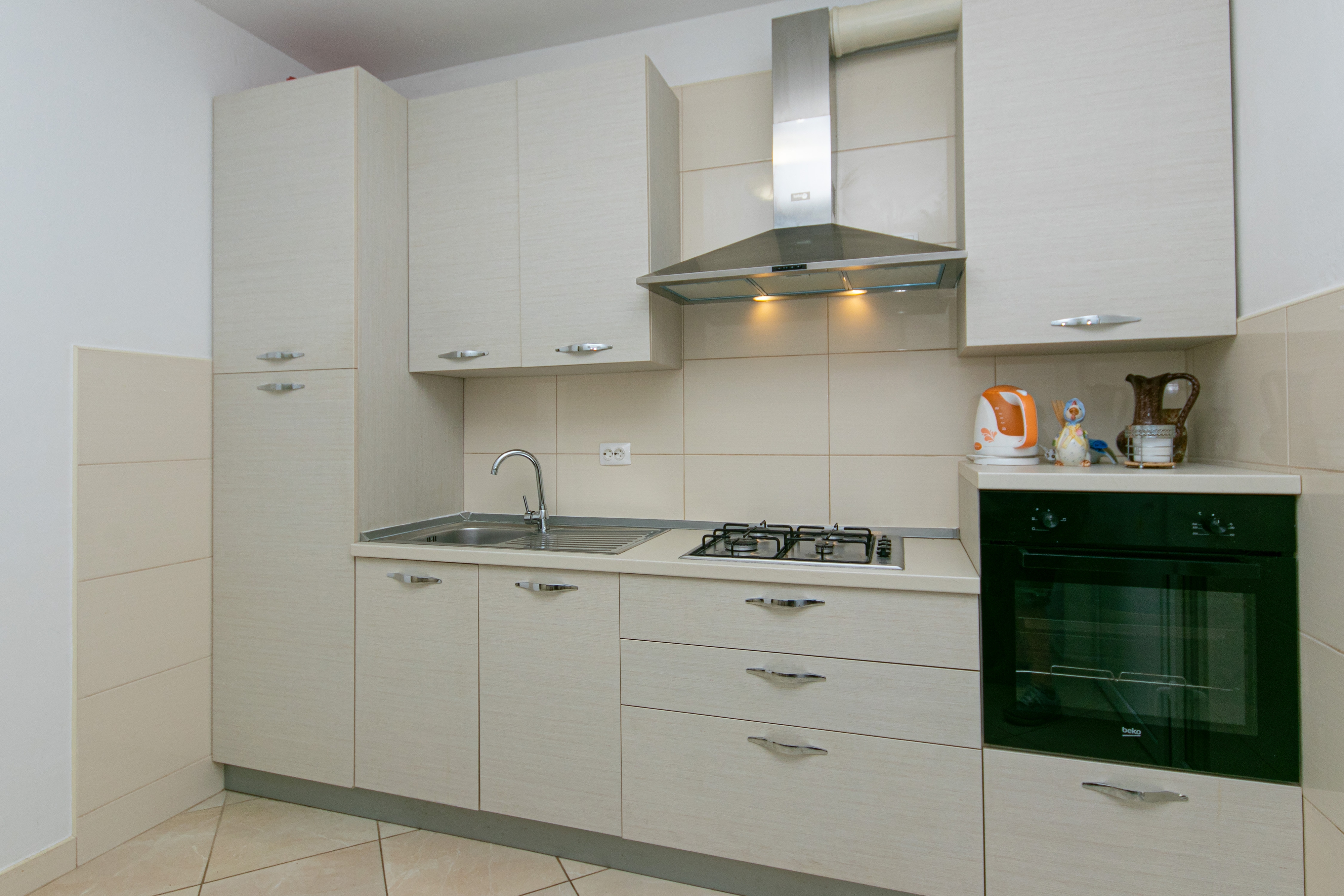 Four-bedroom apartment with terrace Gradac, Makarska  A-a