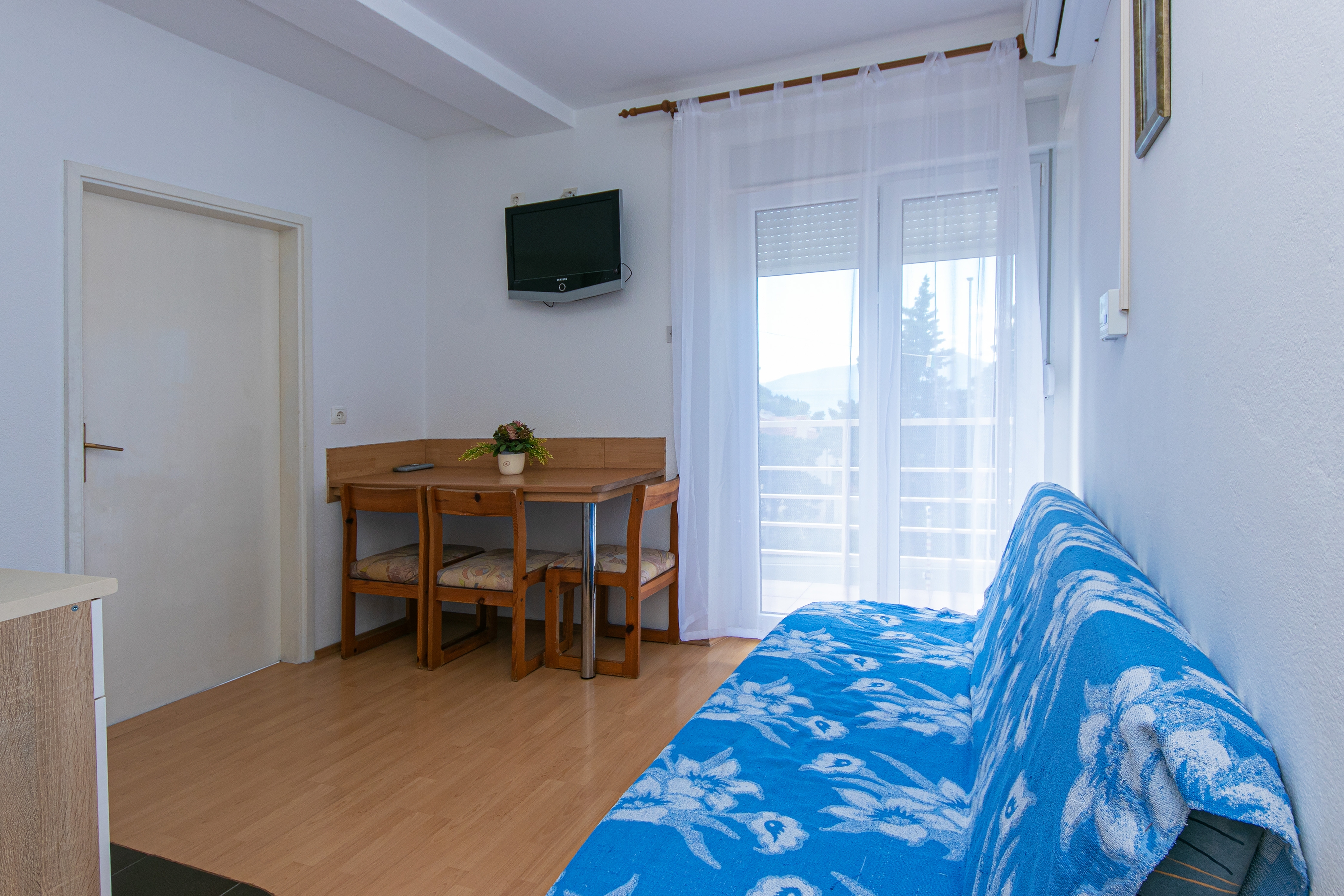 One bedroom apartment with balcony and sea view Gradac, Makarska (A-5198-d)