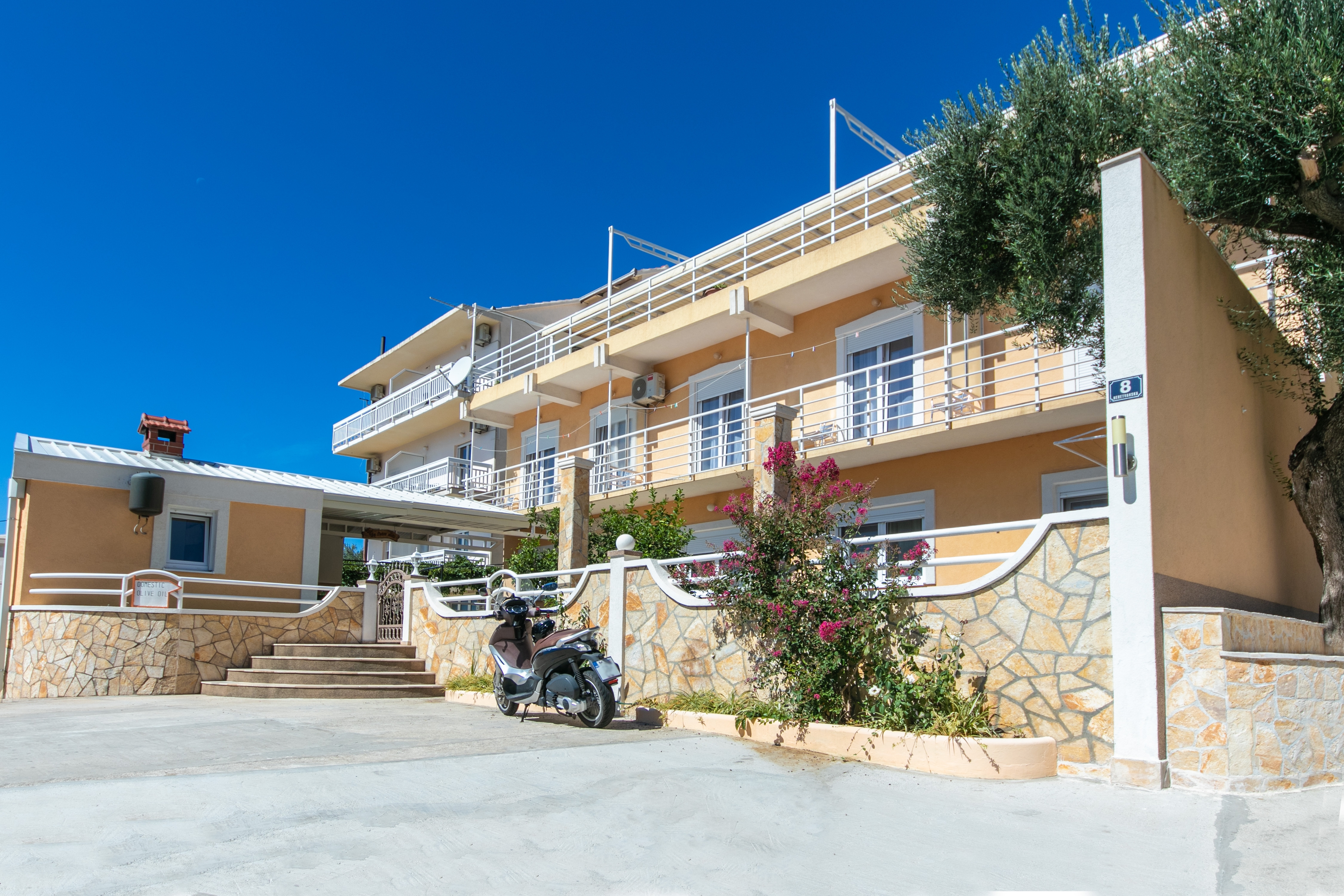 One bedroom apartment with balcony and sea view Gradac, Makarska  A-b