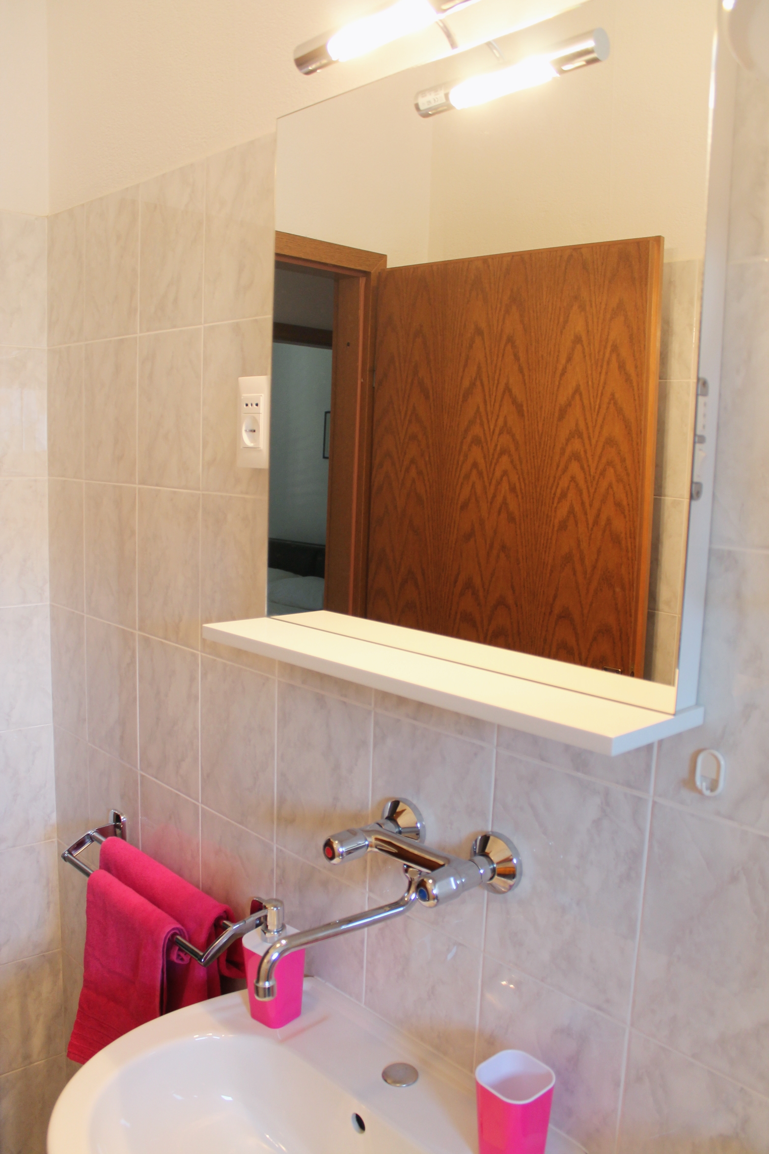 Comfortable and spacious apartment with terrace Kaštel Štafilić, Kaštela  A-a