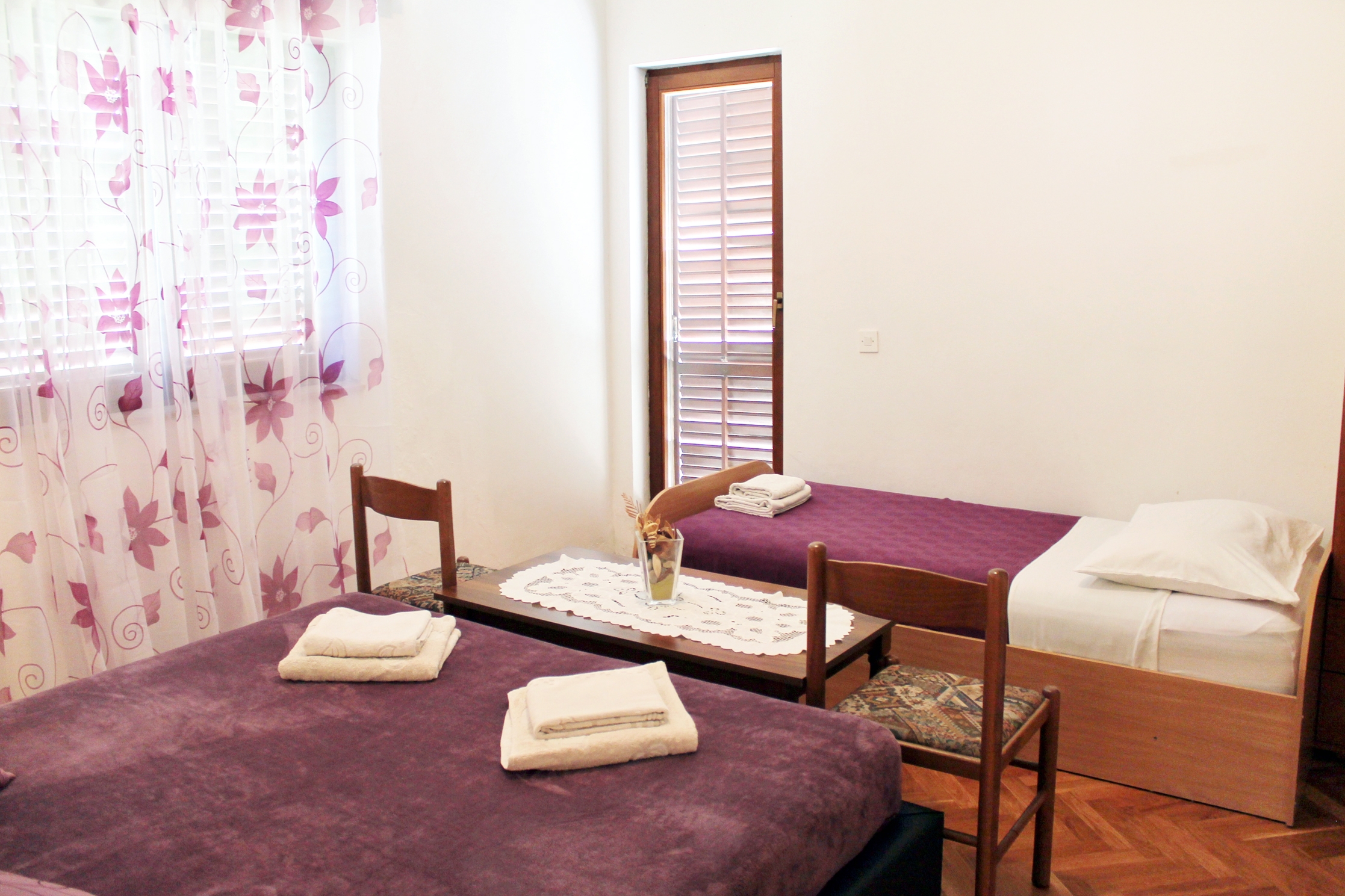 Comfortable and spacious apartment with terrace Kaštel Štafilić, Kaštela  A-a