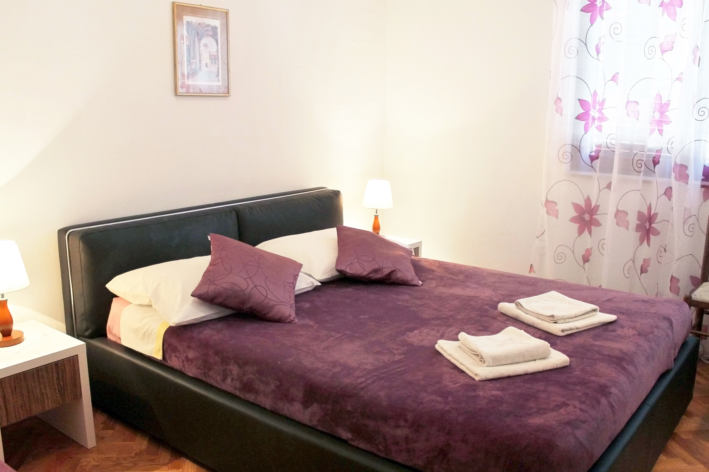 Comfortable and spacious apartment with terrace Kaštel Štafilić, Kaštela  A-a