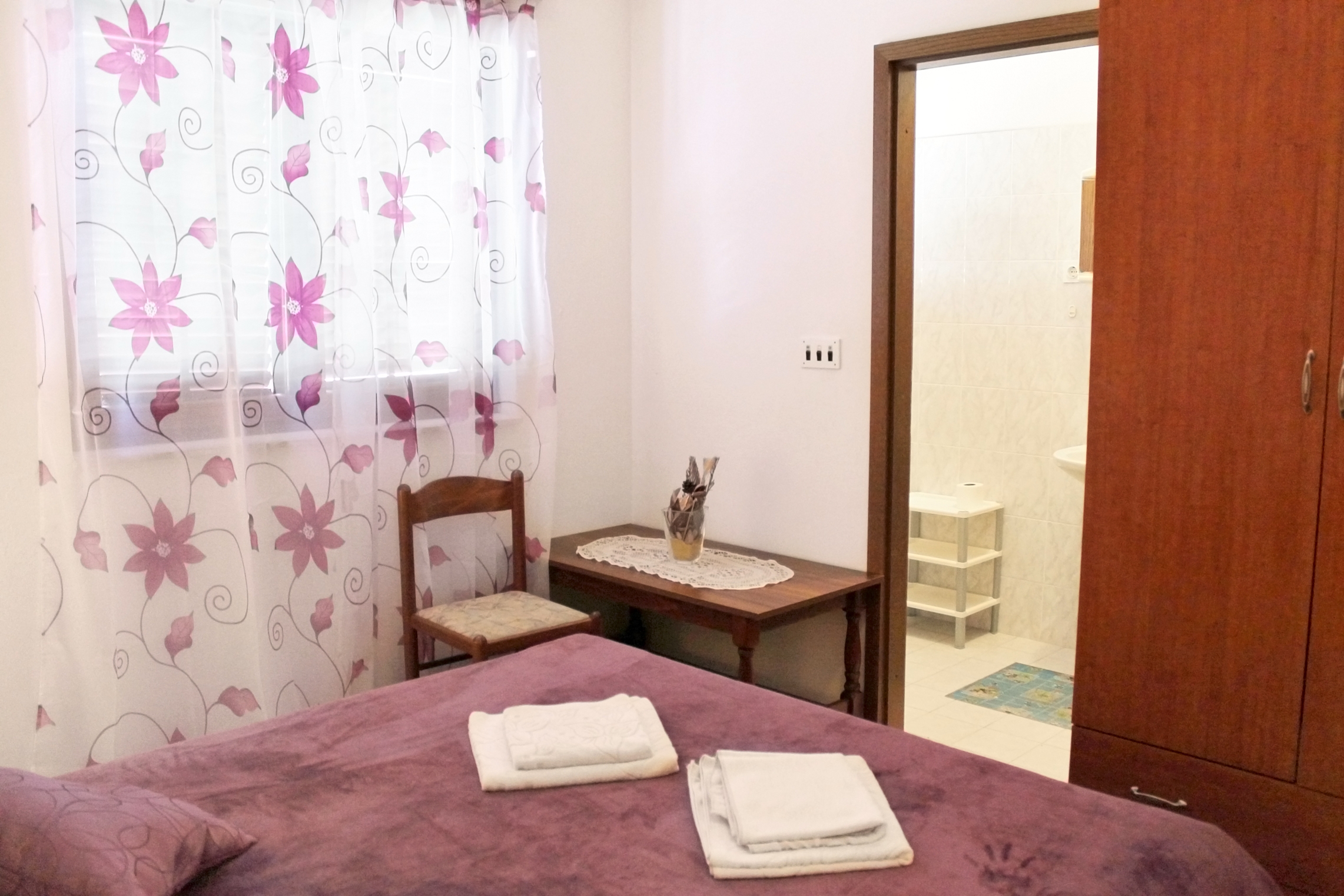 Comfortable and spacious apartment with terrace Kaštel Štafilić, Kaštela  A-a
