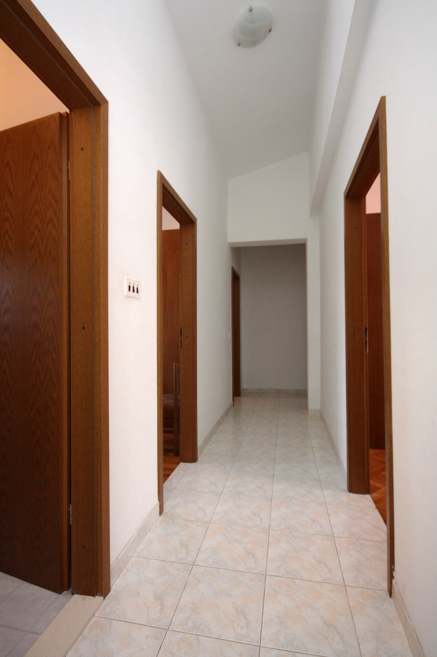Comfortable and spacious apartment with terrace Kaštel Štafilić, Kaštela  A-a