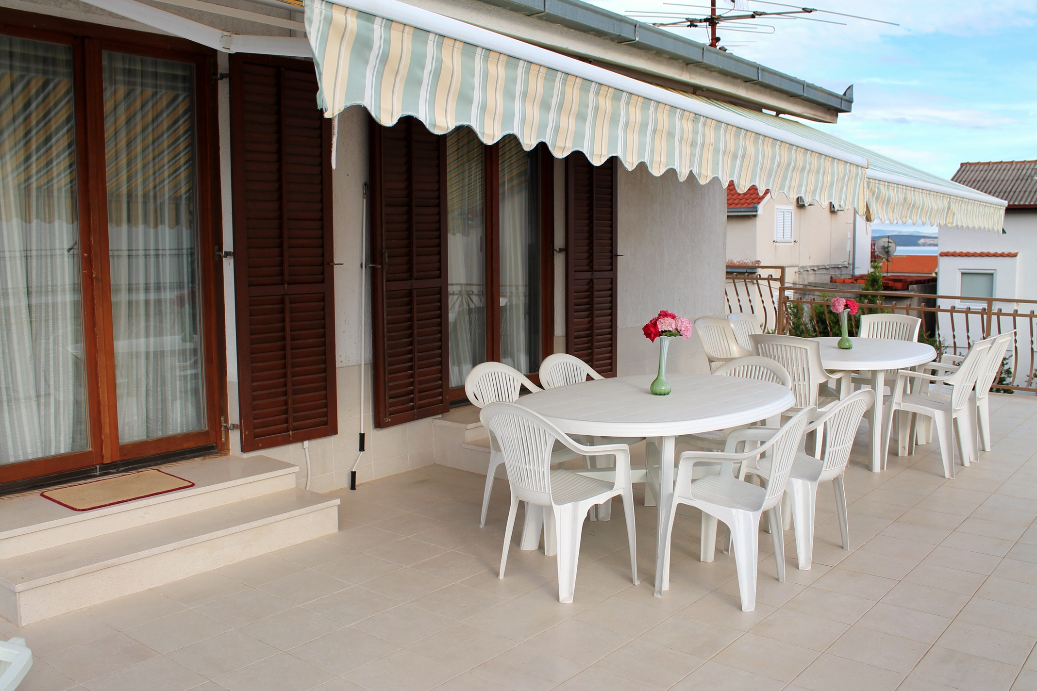 Comfortable and spacious apartment with terrace Kaštel Štafilić, Kaštela  A-a