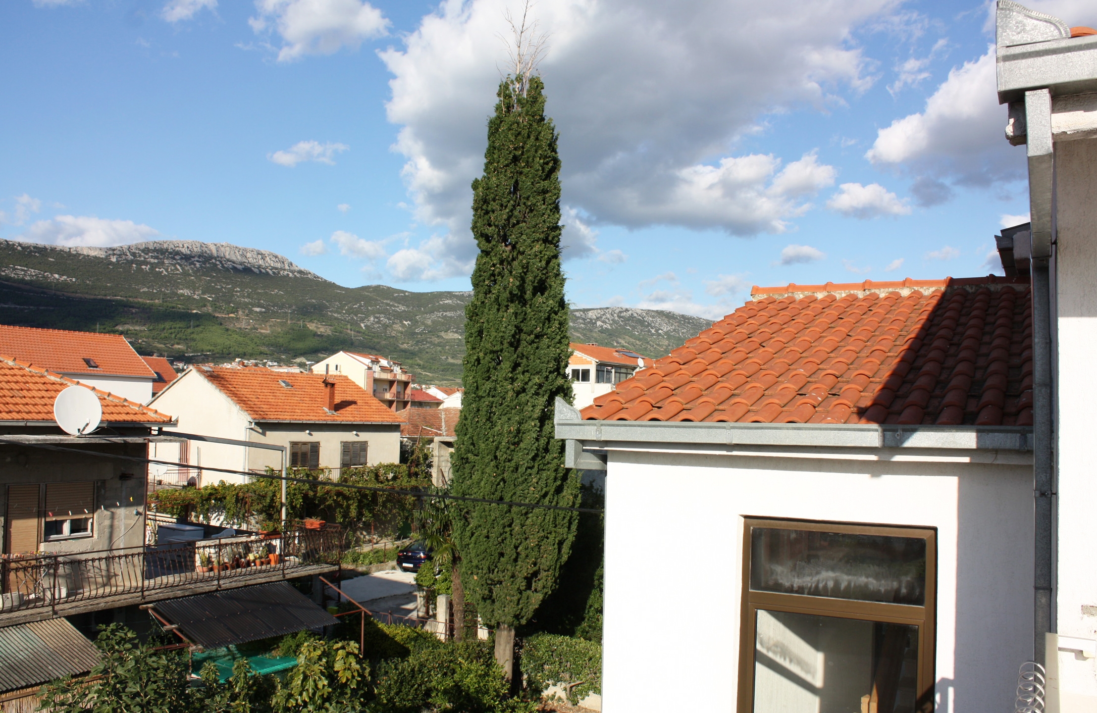 Comfortable and spacious apartment with terrace Kaštel Štafilić, Kaštela  A-a