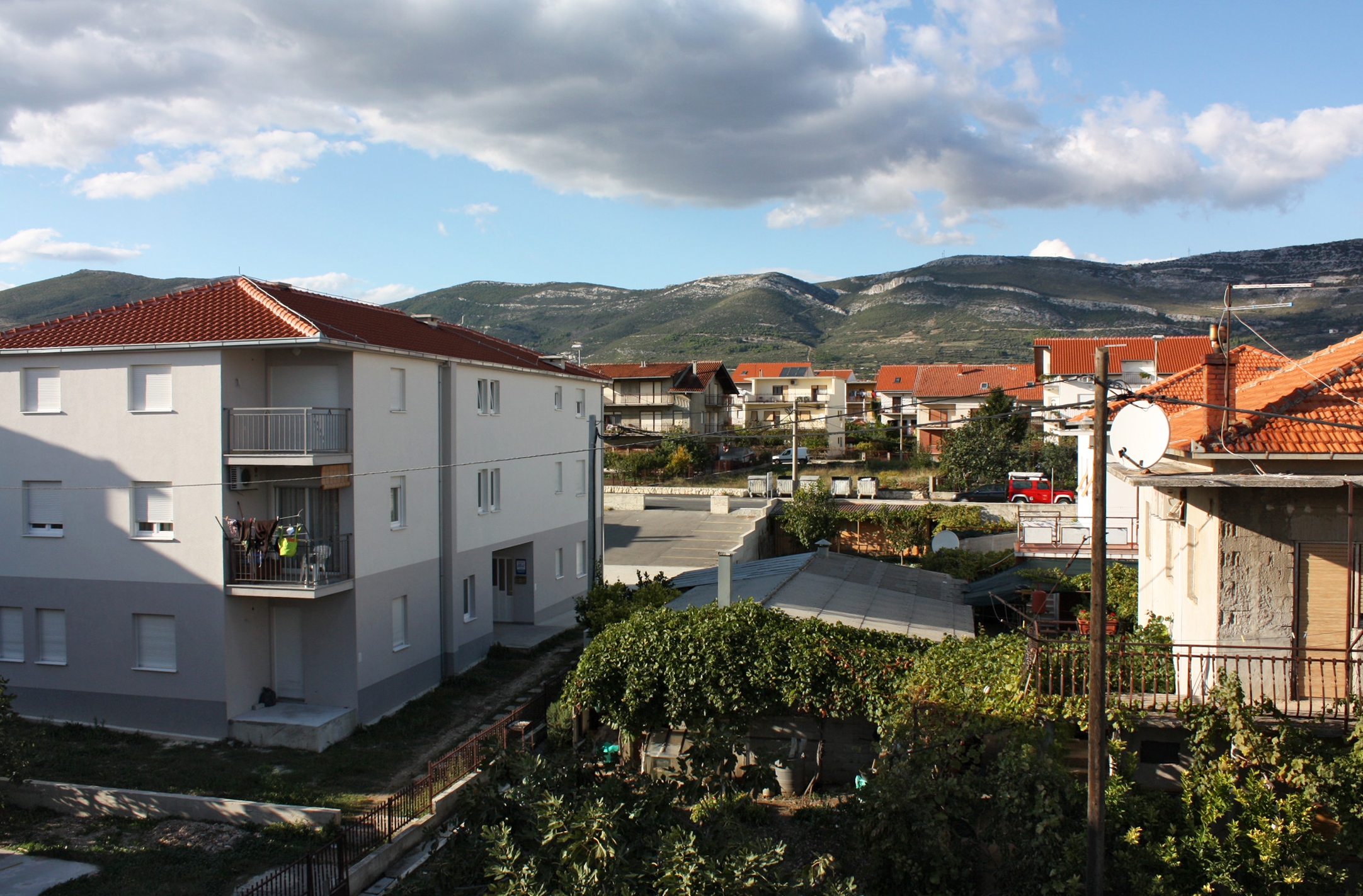 Comfortable and spacious apartment with terrace Kaštel Štafilić, Kaštela  A-a