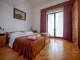 Ložnice 1 Mandre, Ložnice 1 v ubytování typu apartment, domácí mazlíčci povoleni a WiFi.