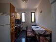 Kuchyně Mandre, Kuchyně v ubytování typu apartment, domácí mazlíčci povoleni a WiFi.