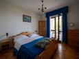 Ložnice 1 Mandre, Ložnice 1 v ubytování typu apartment, domácí mazlíčci povoleni a WiFi.