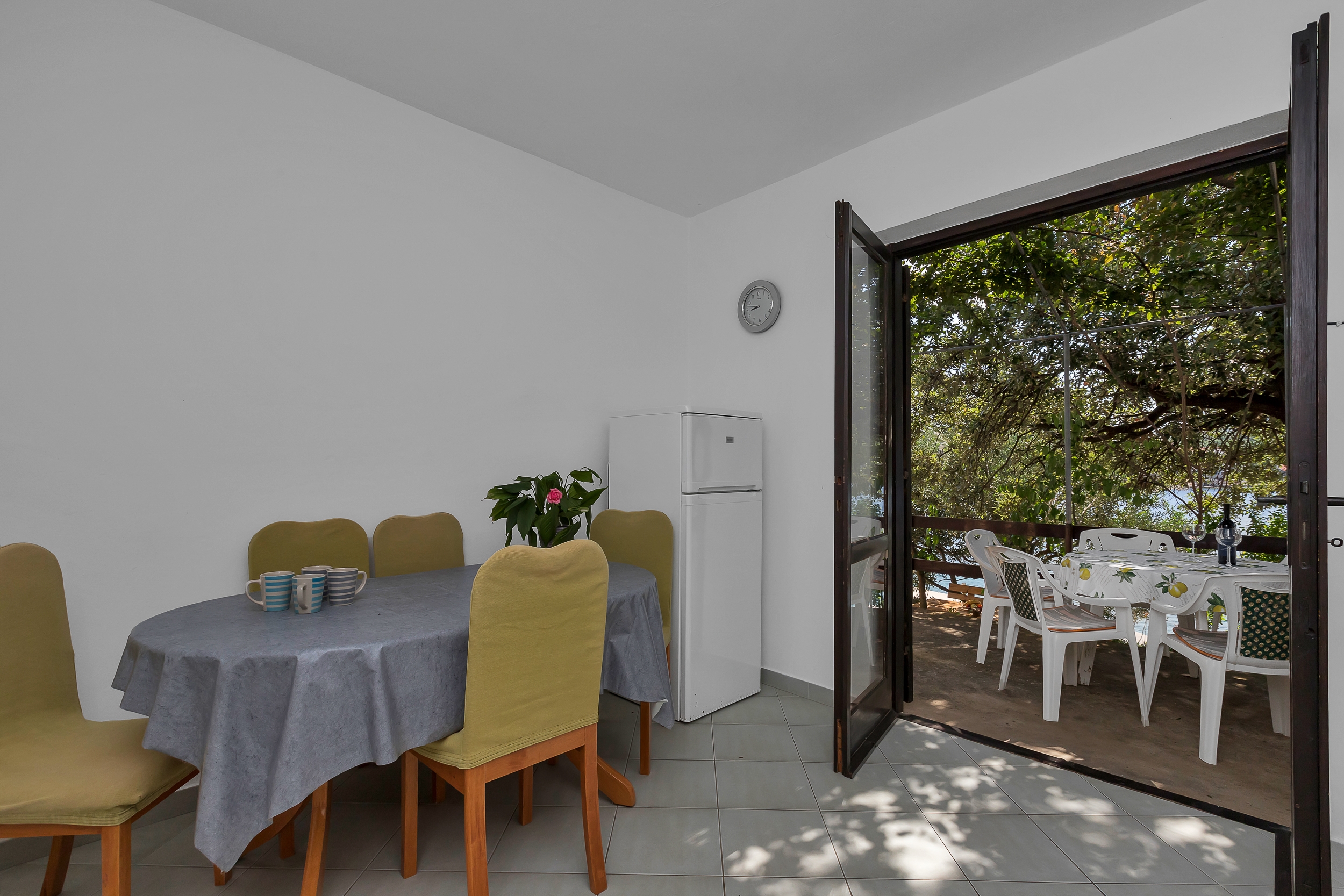 Three bedroom apartment near beach Cove Pokrivenik, Hvar (A-5223-b) Three bedroom apartment near beach Cove Pokrivenik, Hvar (A-5223-b)