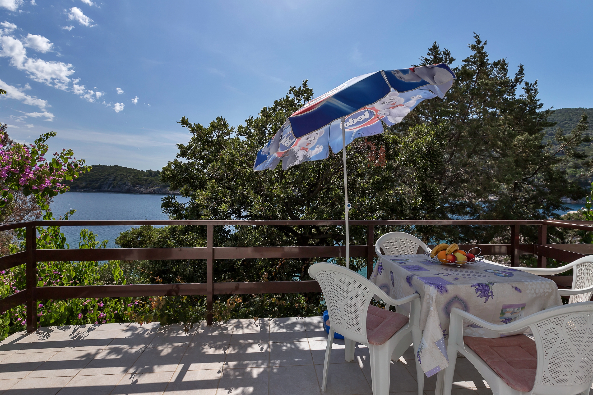 Three bedroom apartment near beach Cove Pokrivenik, Hvar  A-b
