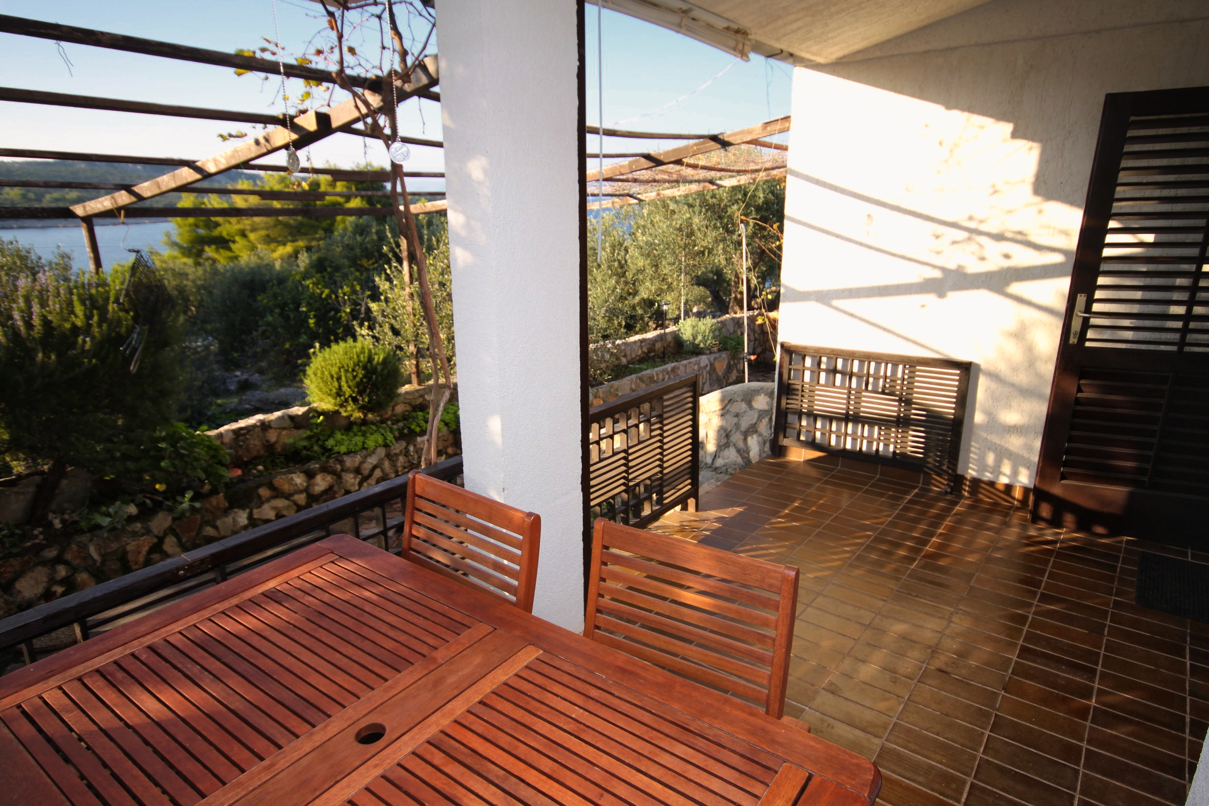 Two bedroom apartment with terrace and sea view Cove Pokrivenik, Hvar (A-5224-a) Two bedroom apartment with terrace and sea view Cove Pokrivenik, Hvar (A-5224-a)