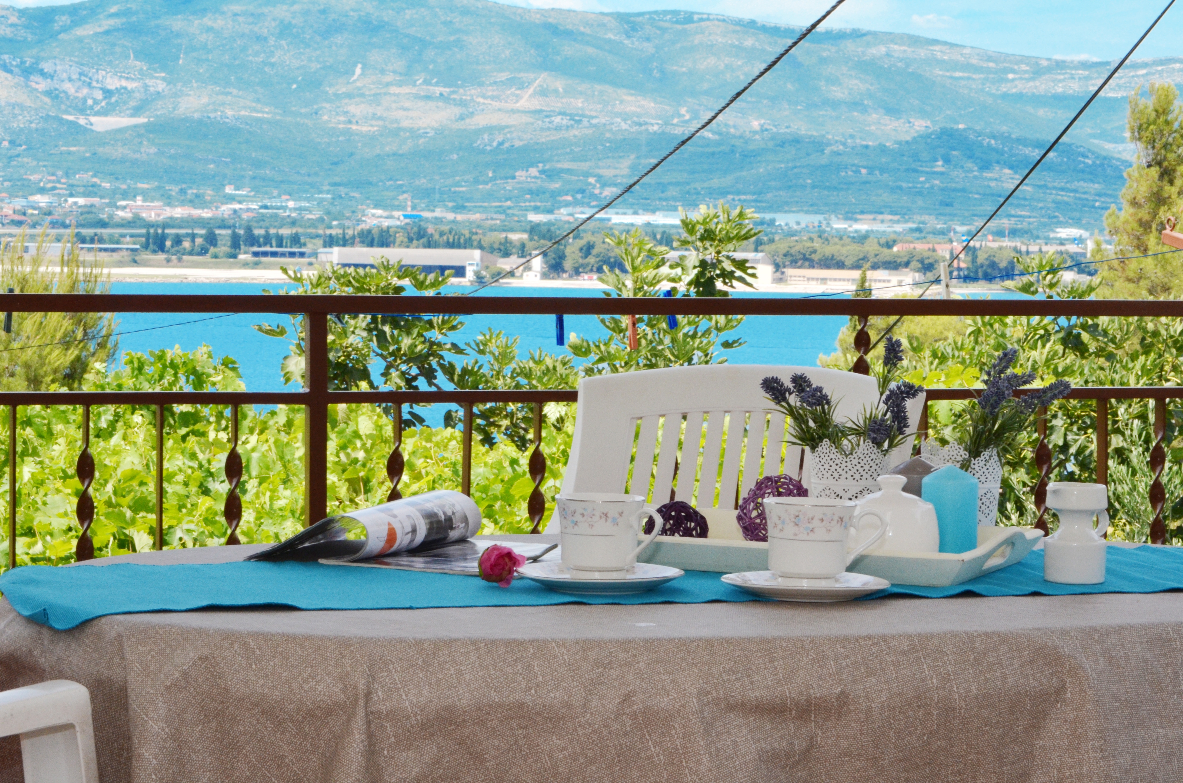 One bedroom apartment with terrace and sea view Arbanija, Čiovo (A-5228-c)