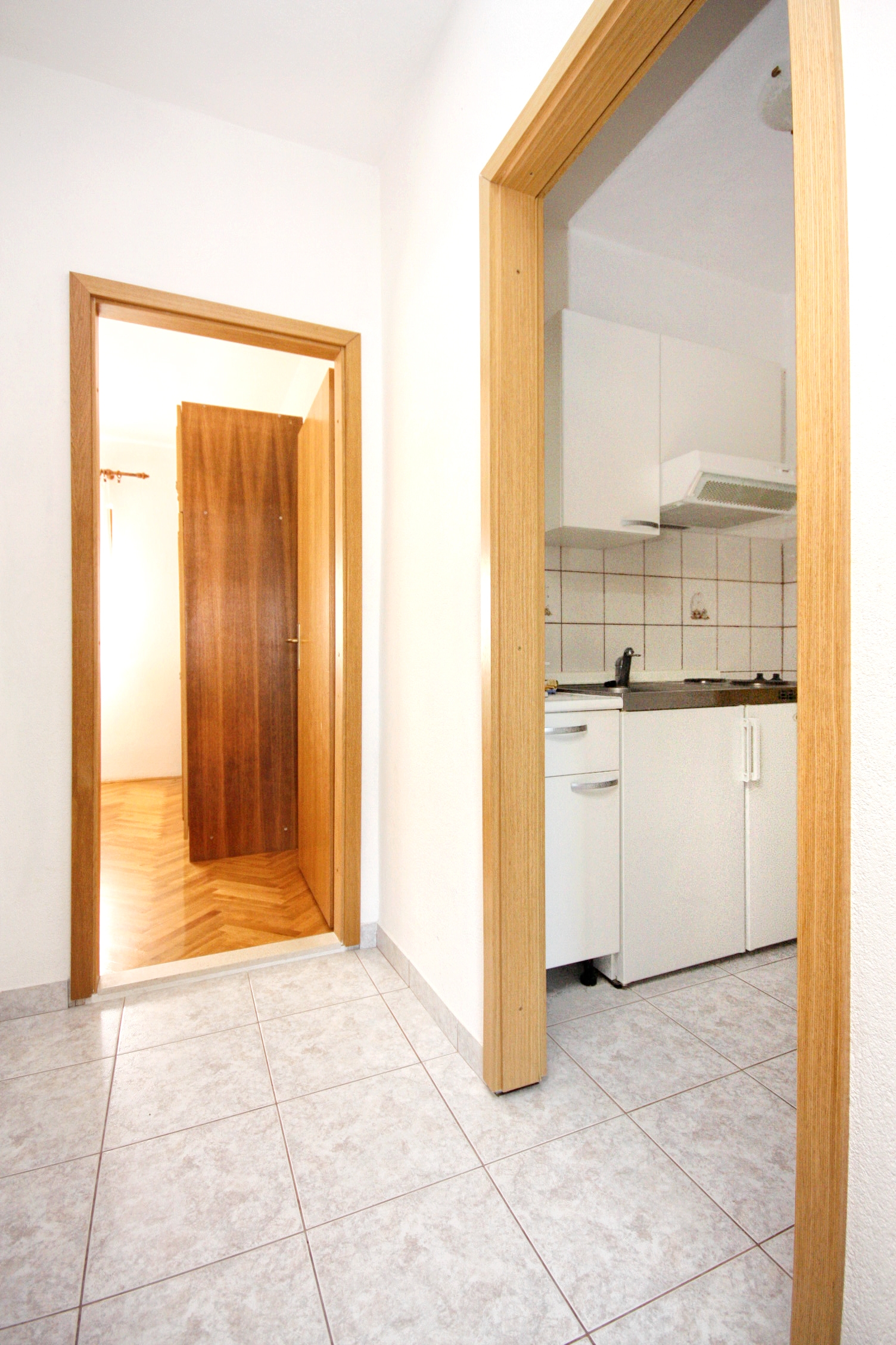 Three bedroom apartment with balcony and sea view Arbanija, Čiovo  A-e