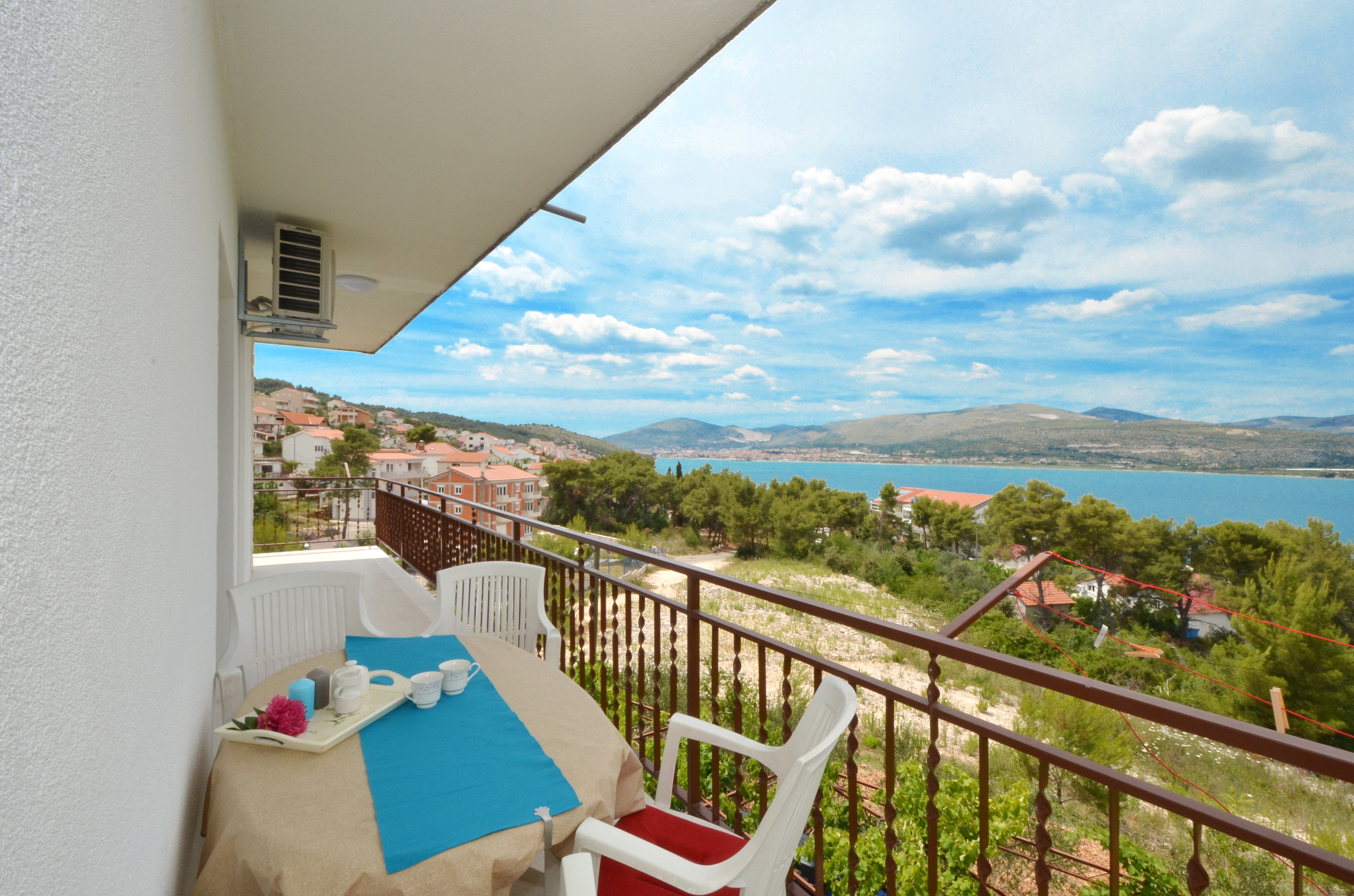 Three bedroom apartment with terrace and sea view Arbanija, Čiovo  A-f