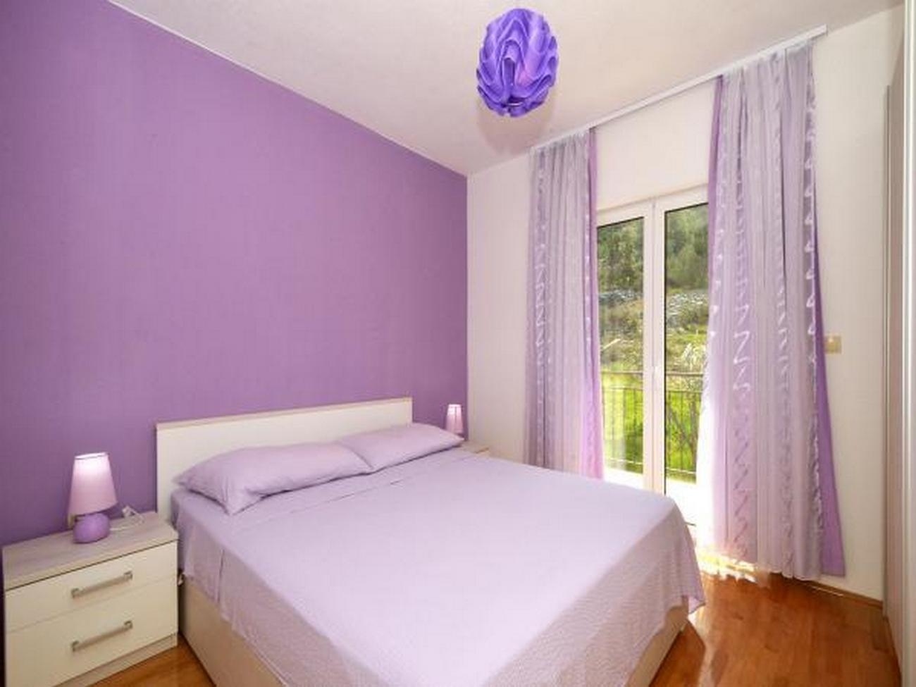 Three bedroom apartment with terrace and sea view Arbanija, Čiovo  A-f