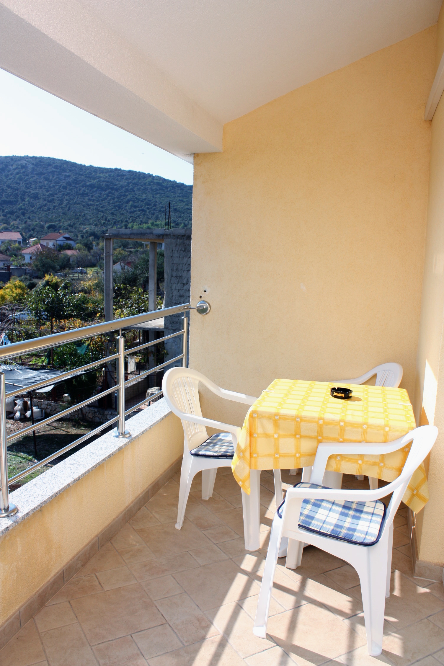 One bedroom apartment with terrace and sea view Vinišće, Trogir  A-a