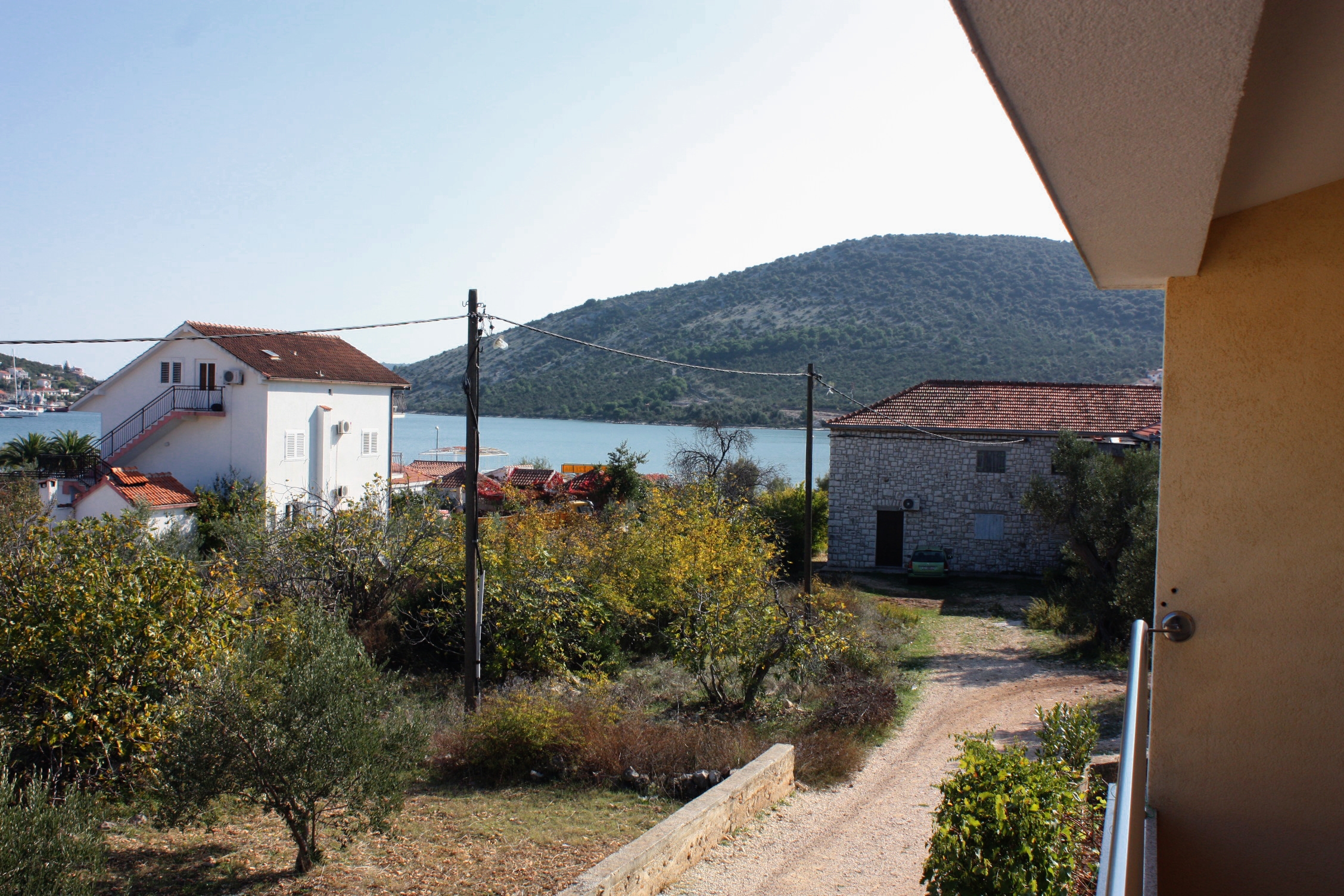 Two bedroom apartment with terrace and sea view Vinišće, Trogir  A-b