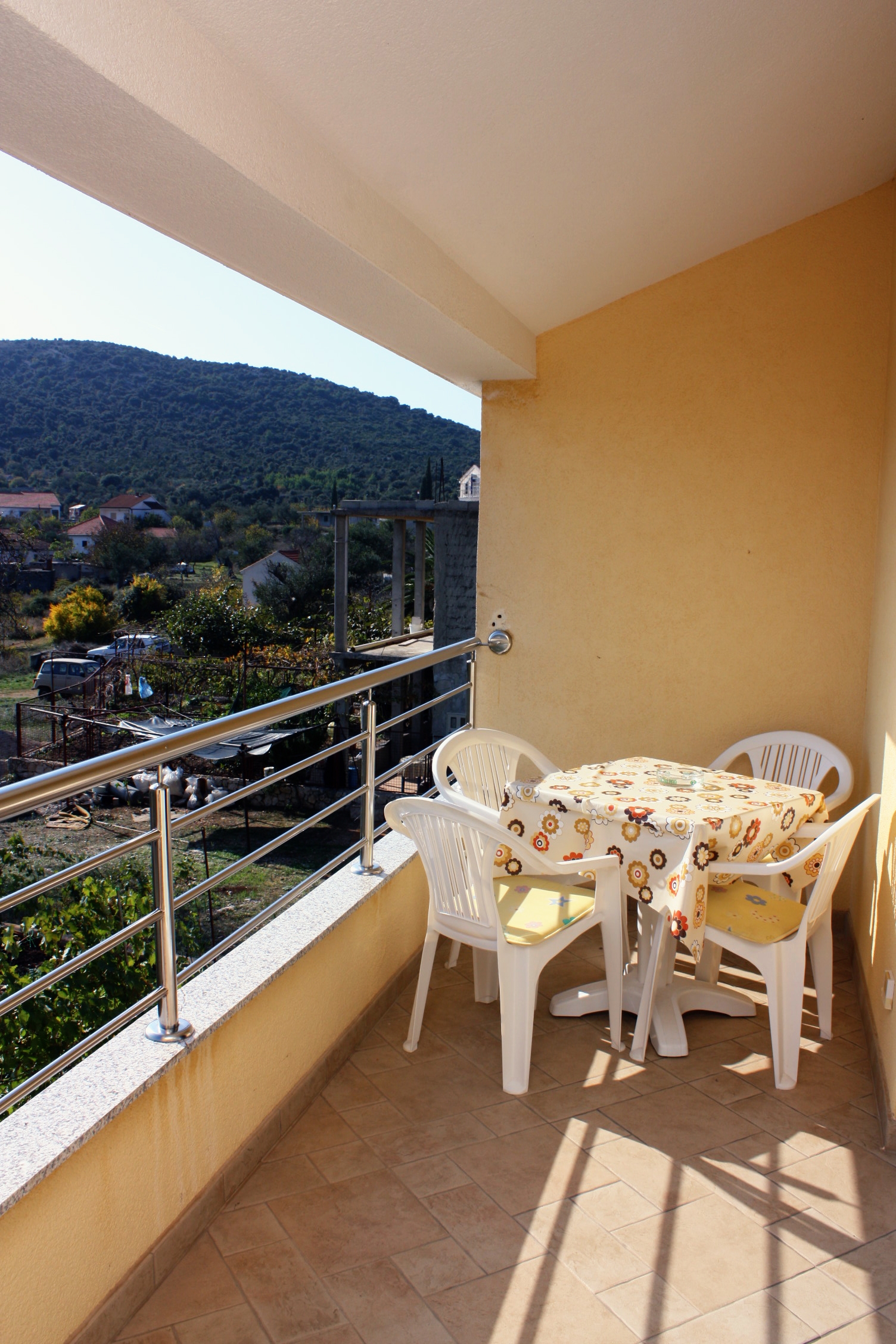 Two bedroom apartment with terrace and sea view Vinišće, Trogir  A-b