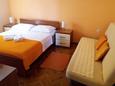 Спальня 2 Vinišće, Спальня 2 в размещении типа apartment, WiFi.