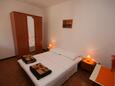Bedroom Mandre, Bedroom in the apartment, (pet friendly) and WiFi.