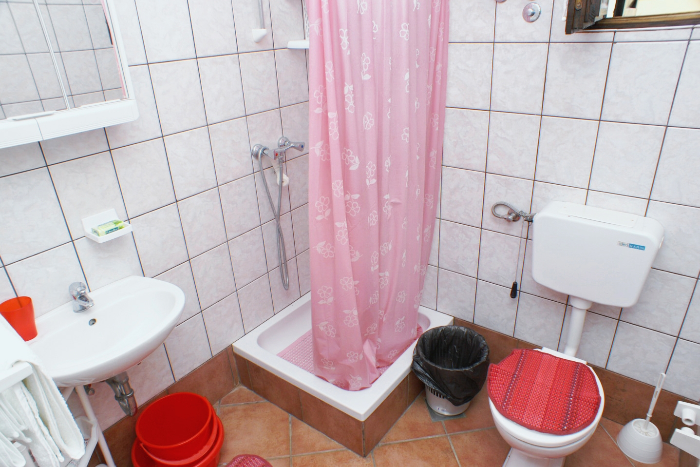 Two bedroom apartment with terrace Mandre, Pag  A-b