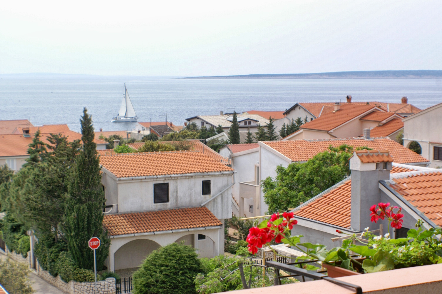 Two bedroom apartment with terrace and sea view Mandre, Pag  A-d