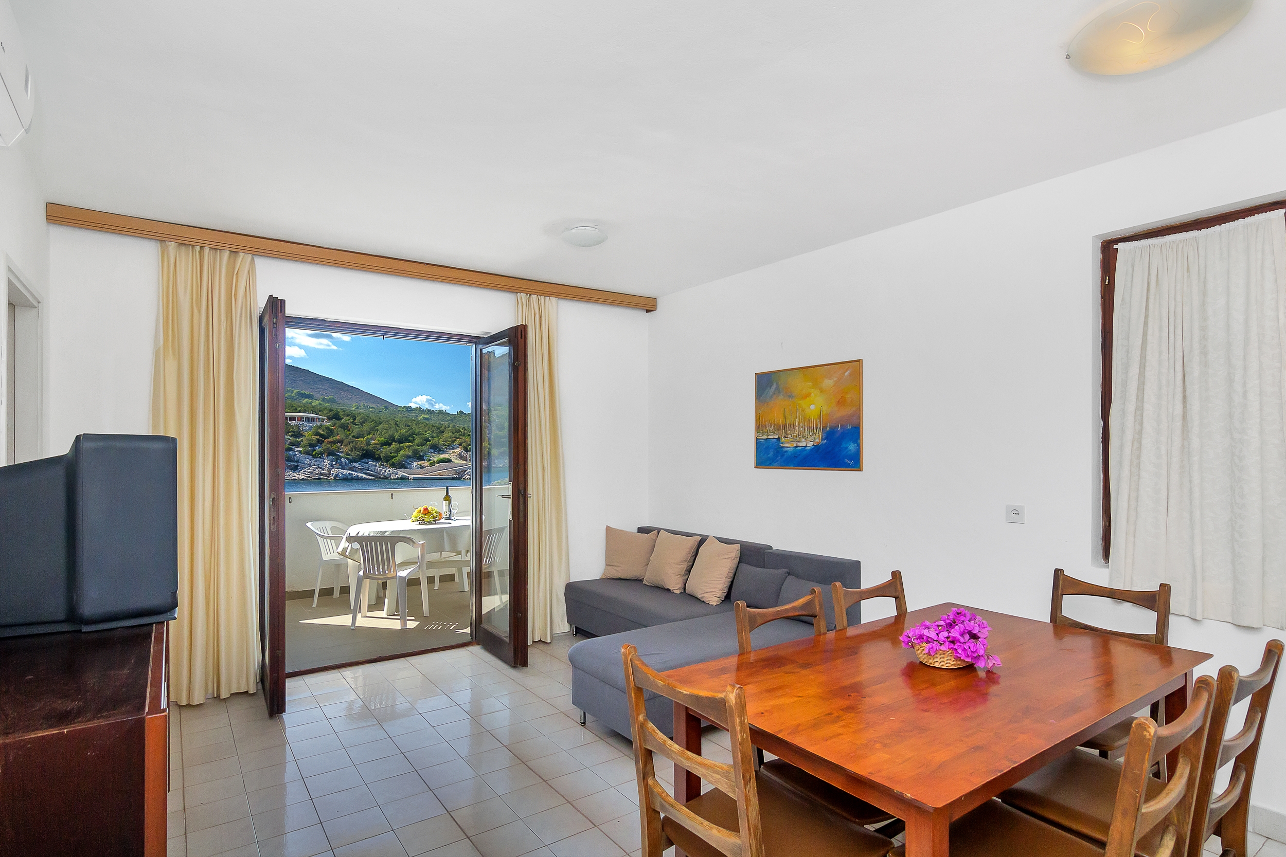 Three bedroom apartment near beach Cove Pokrivenik, Hvar (A-5231-a)