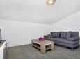 Pokrivenik, Wohnzimmer in folgender Unterkunftsart apartment, Haustiere erlaubt und WiFi.