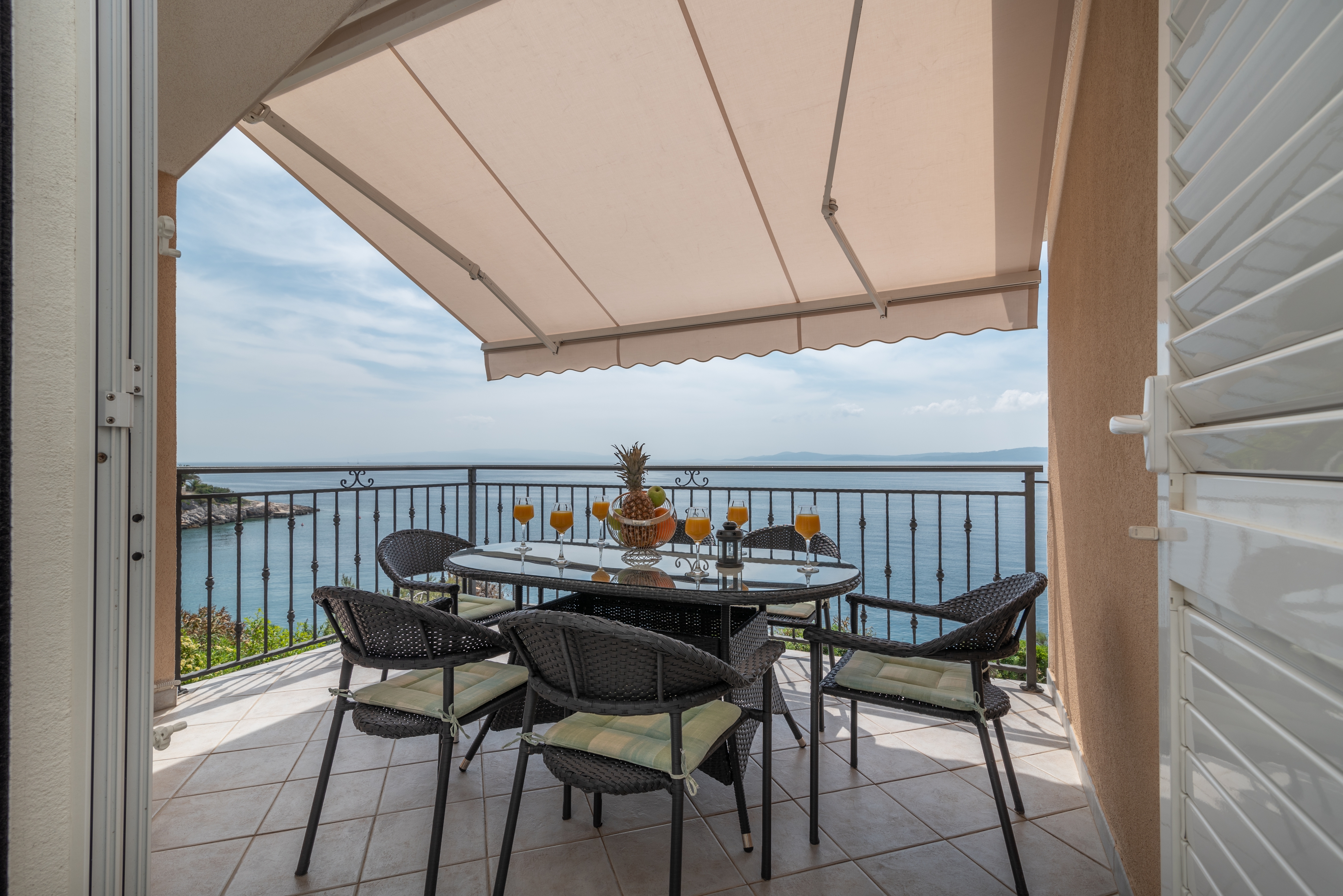 Three bedroom apartment near beach Rastići, Čiovo  A-a