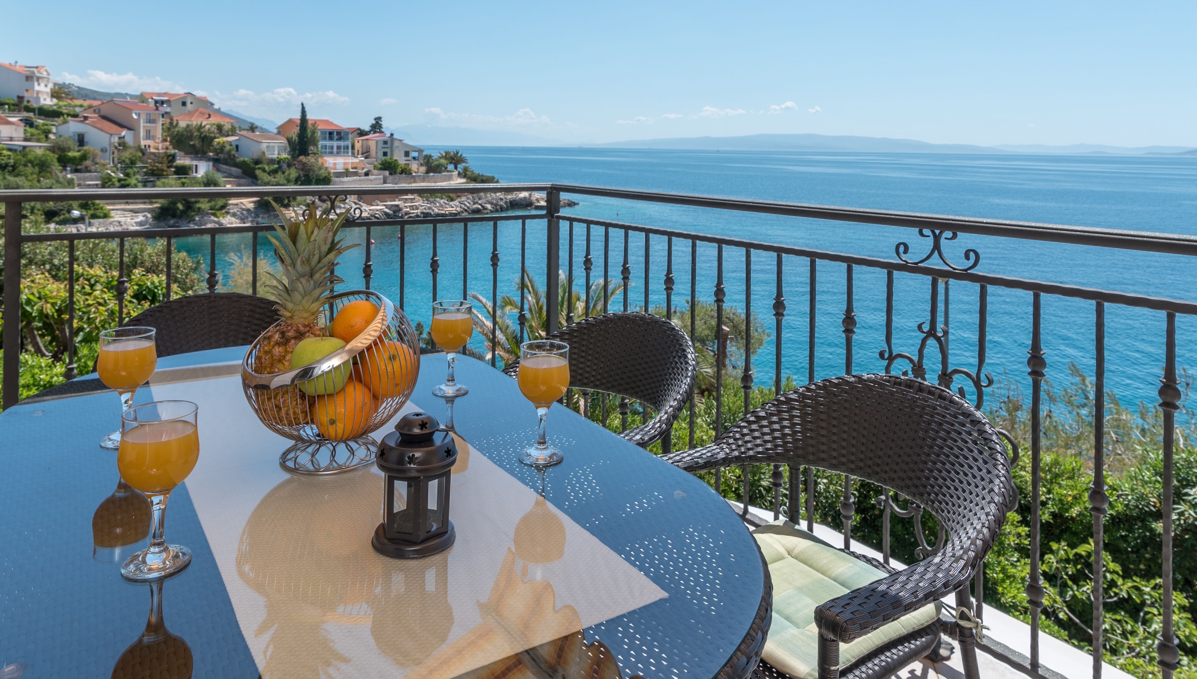 Three bedroom apartment near beach Rastići, Čiovo  A-a