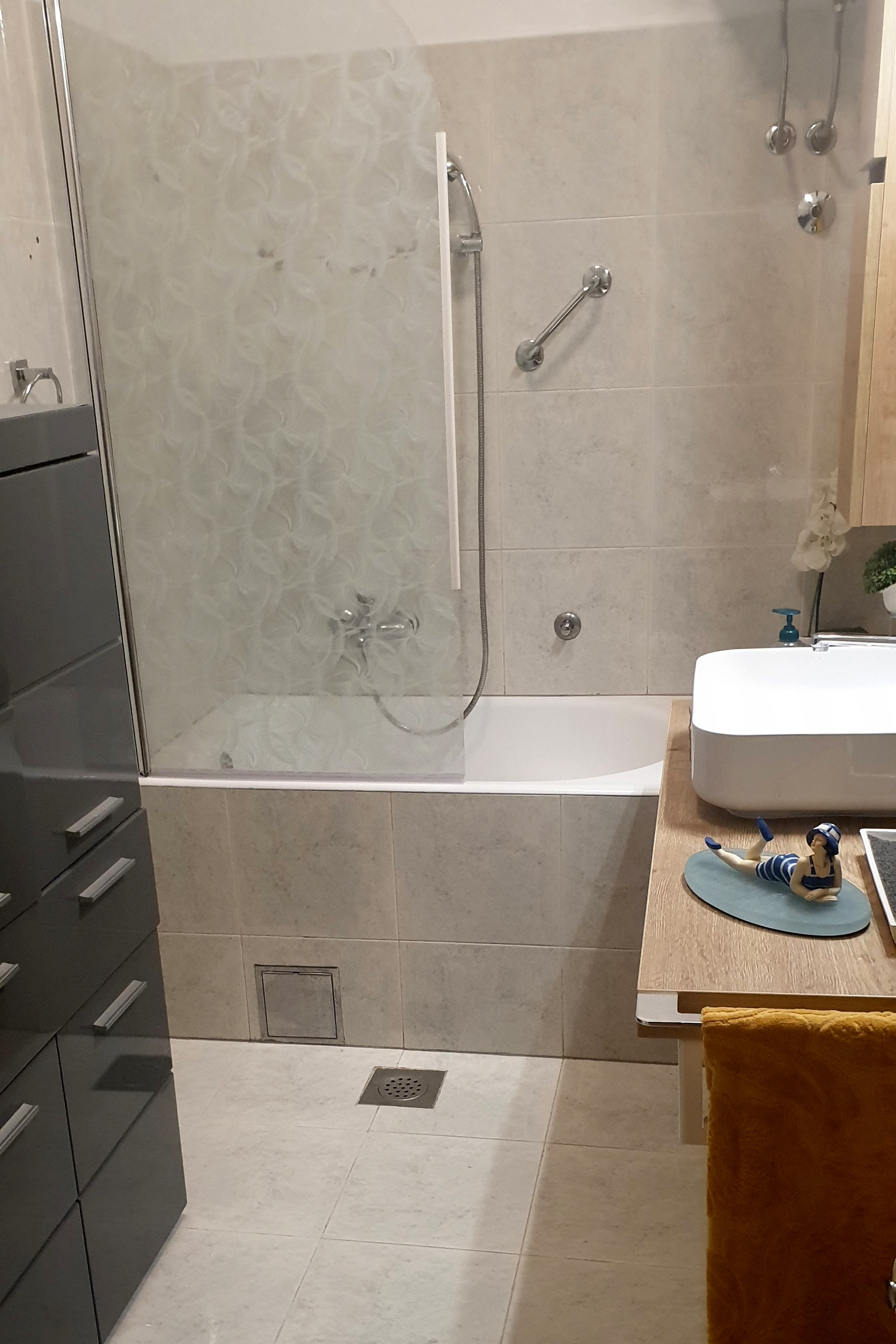 Two bedroom apartment near beach Rastići, Čiovo  A-c