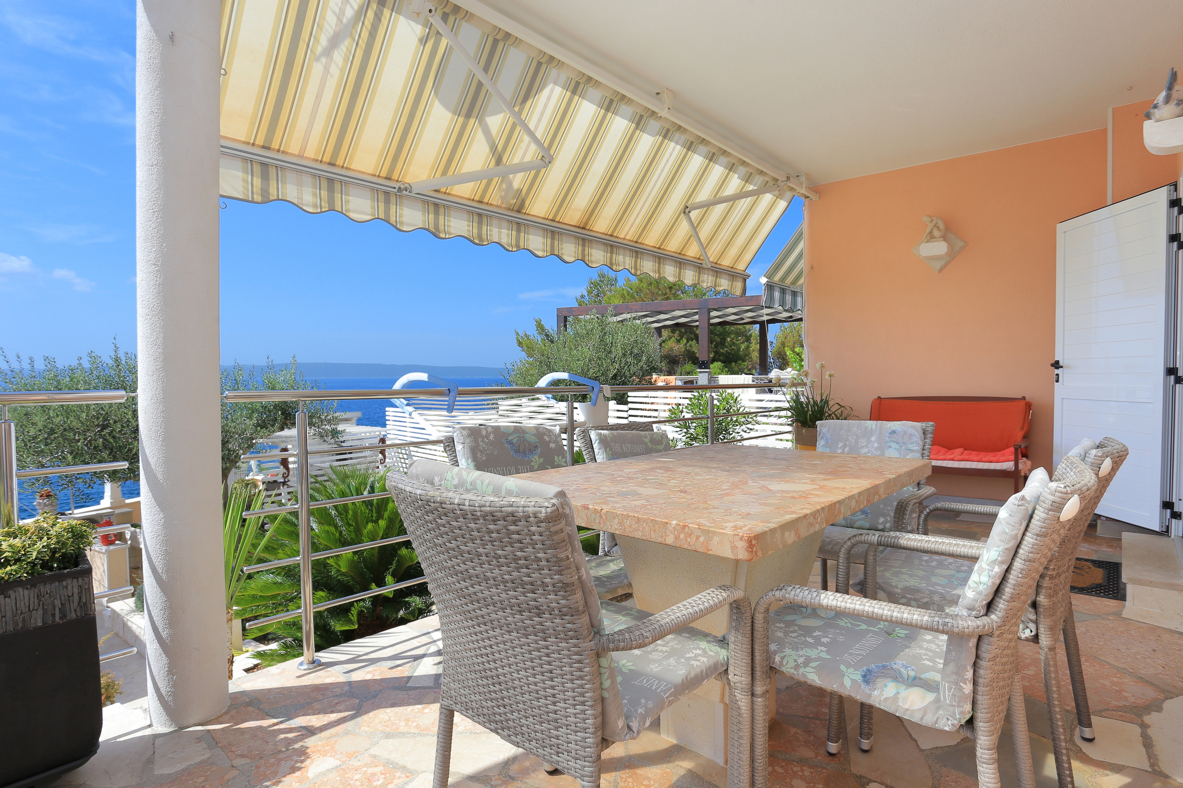 Two bedroom apartment near beach Rastići, Čiovo  A-c