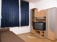 Vodice, Obývací pokoj v ubytování typu apartment, WiFi.