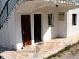 Terrace 2 Stomorska, Terrace 2 in the apartment, with a sea view and (pet friendly).