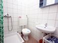 Ванная комната Stomorska, Ванная комната в размещении типа studio-apartment, Домашние животные допускаются.